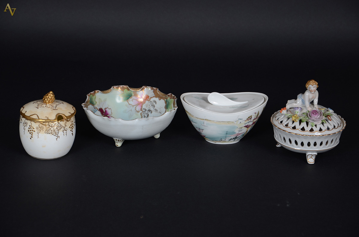 Quatro peças diversas de porcelana, sendo Bowl chines (diâmetro 15...