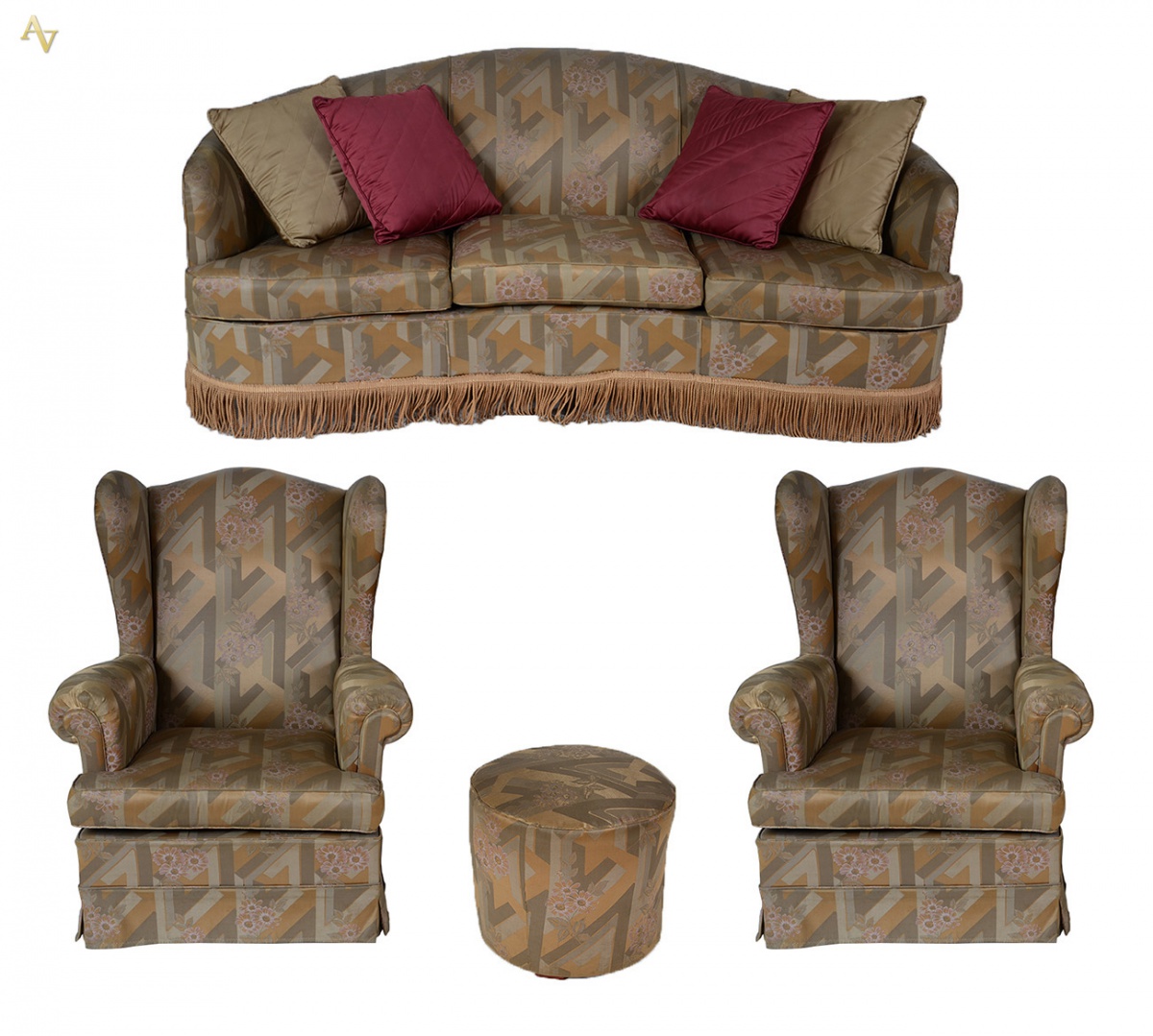 Conjunto de sofá e par de bergéres estofados