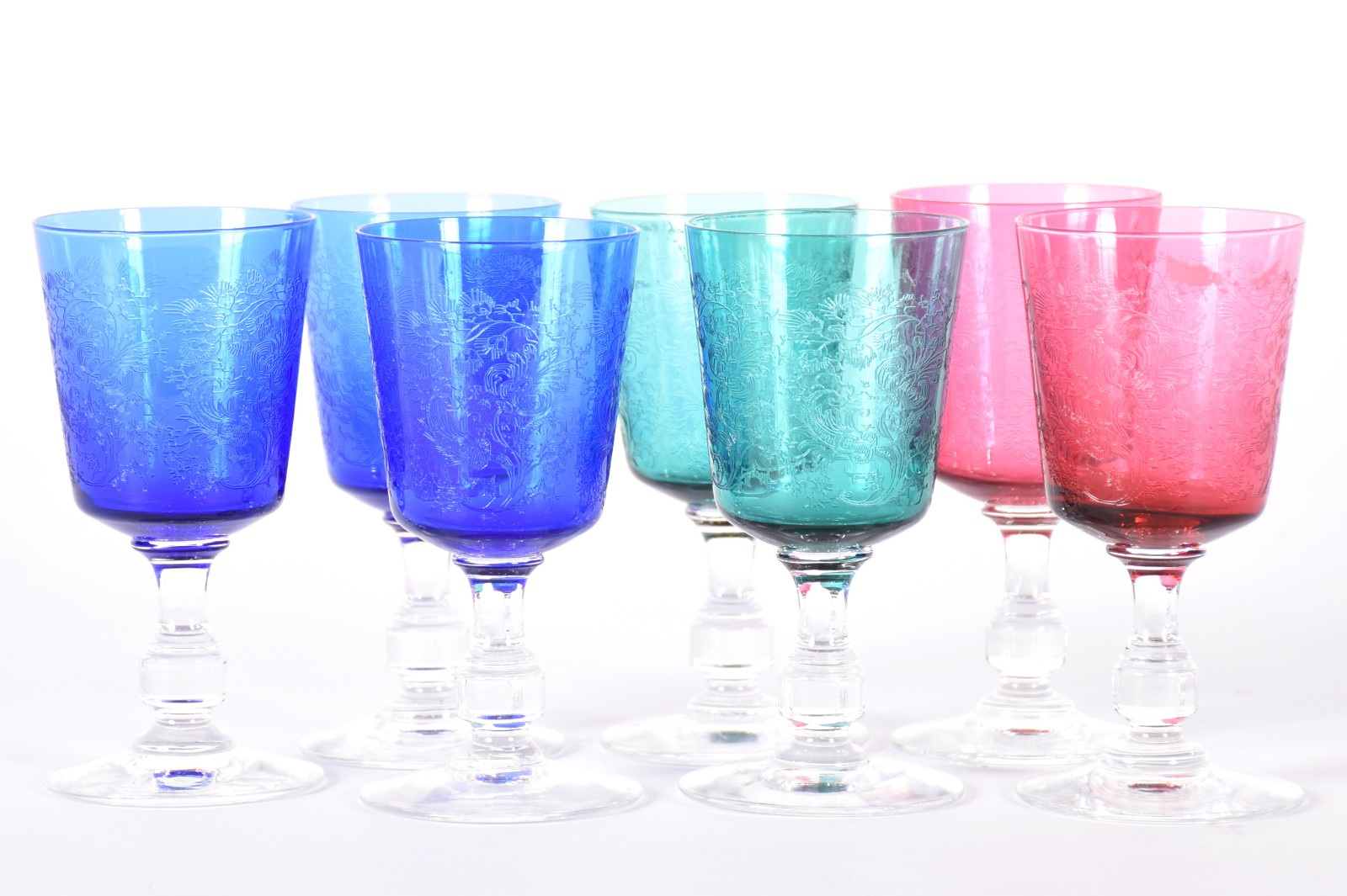 Sete cálices para licor de cristal frances Saint Louis lavrado em... - foto 2 de 4