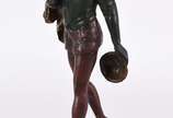 Auguste Louis Lalouette (França, 1826 - 1883),  - Estatueta de bronze policromado representando caçador, assinado. Base de mármore.
