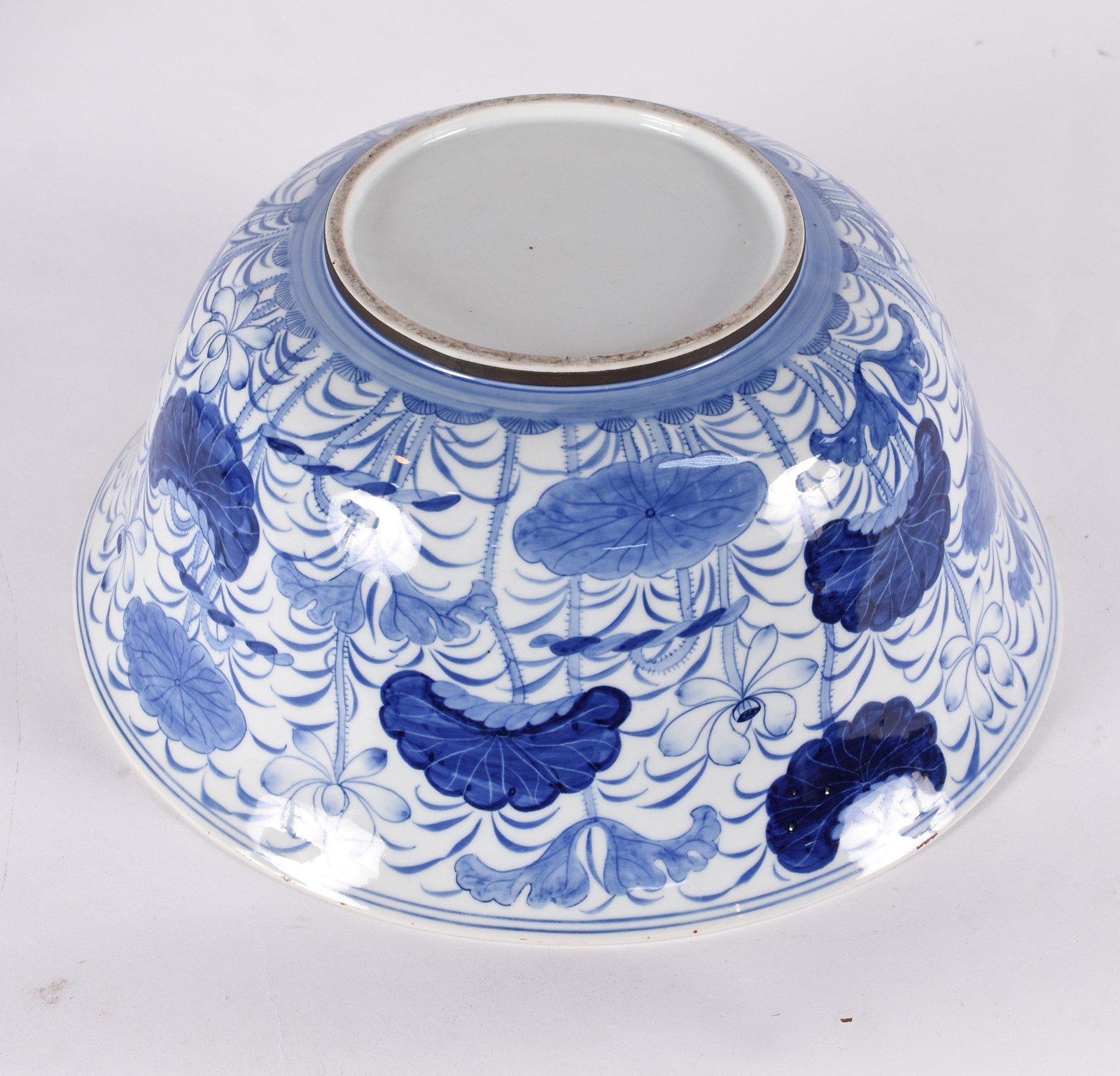 Bowl de porcelana floral azul e branca, possivelmente oriental. - foto 4 de 4