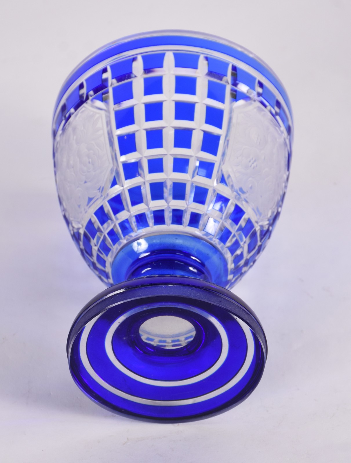 Vaso de cristal doublé azul lapidado. - foto 4 de 4