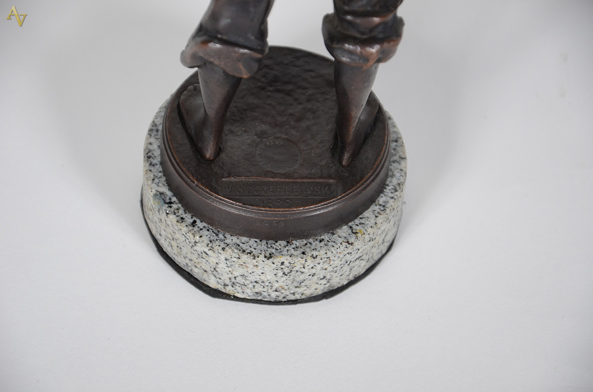 Escultura em bronze representando Assoviador. Assinado e com carimbo... - foto 3 de 3