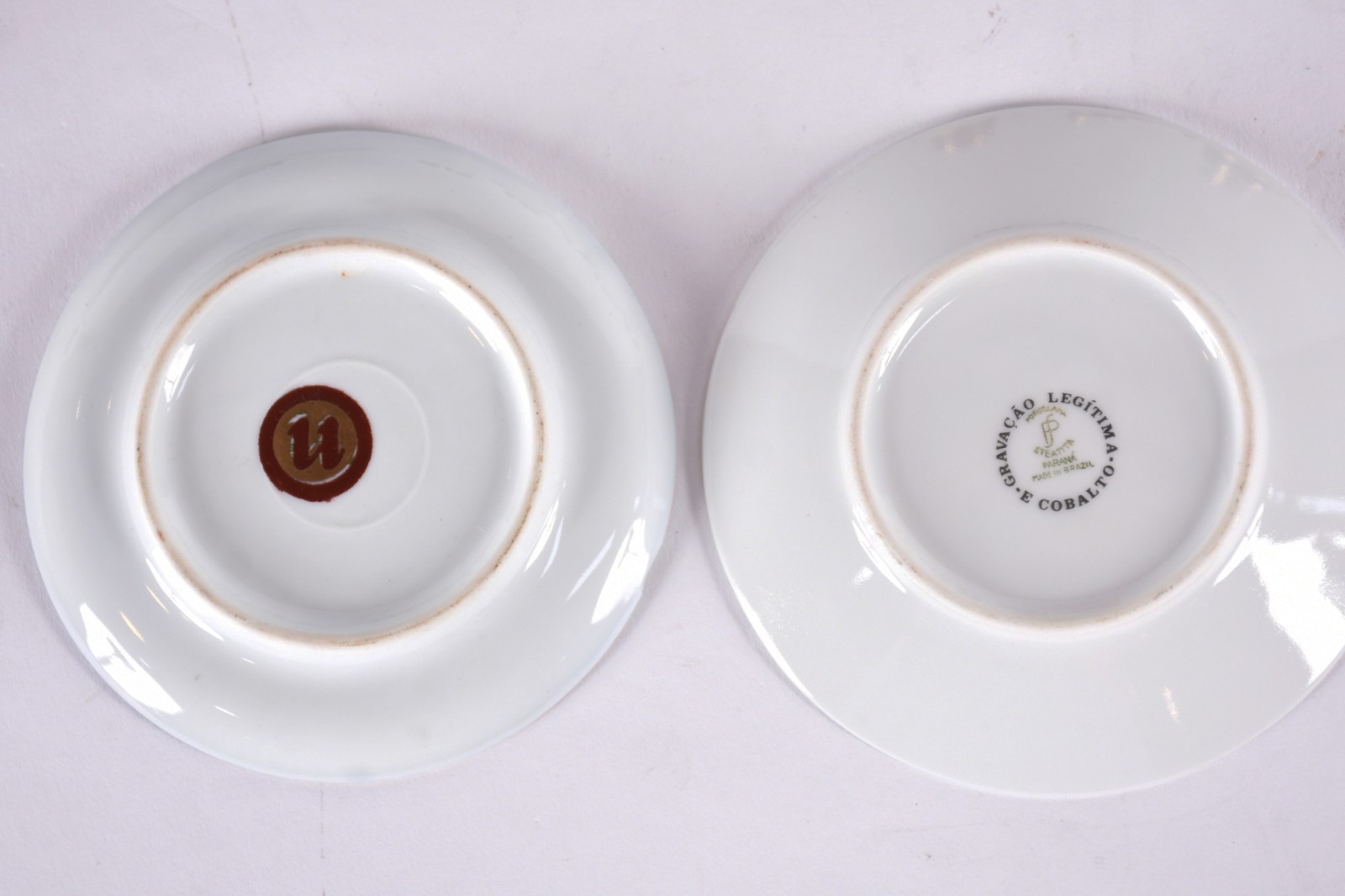 Lote com 18 xícaras de café com pires de porcelana azul cobalto e... - foto 6 de 6