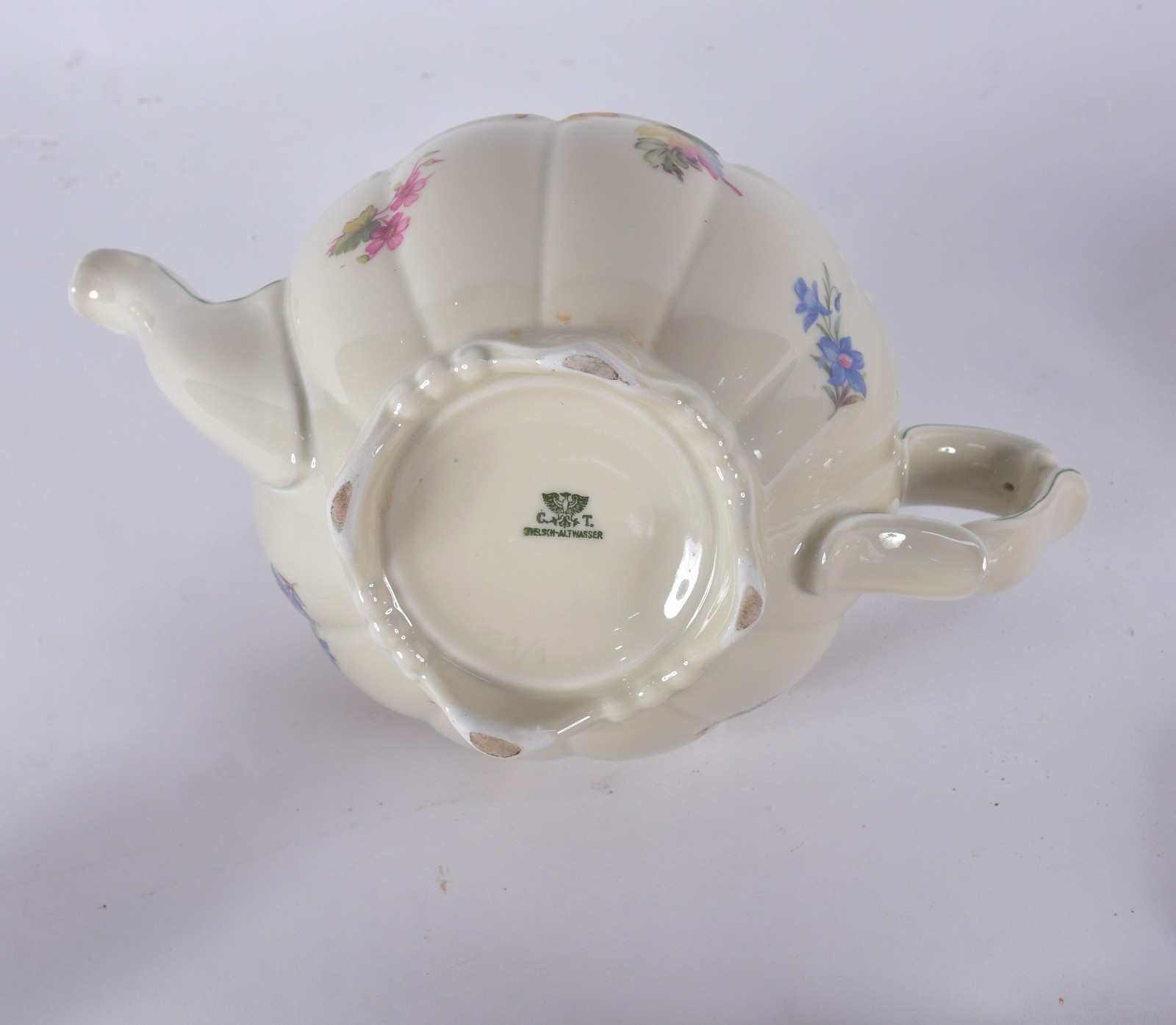 Parte de serviço de chá de porcelana tcheca decorado com flores em... - foto 5 de 5