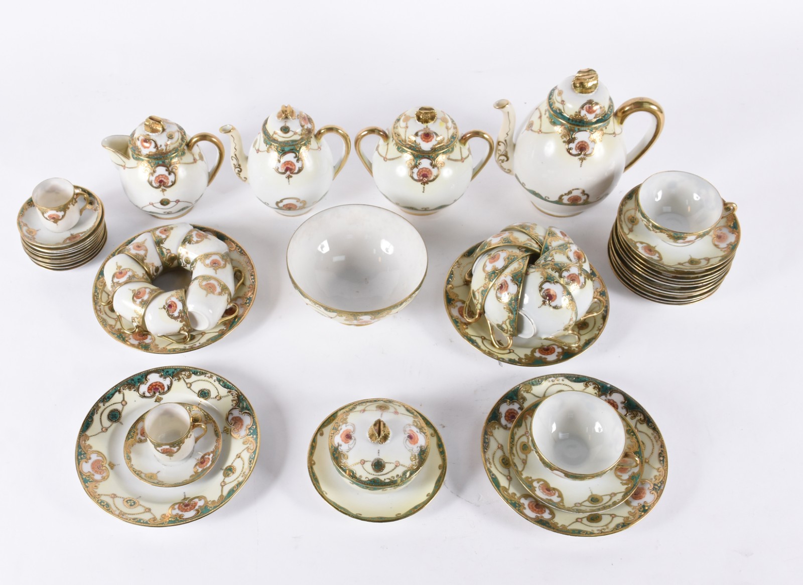 Serviço de chá e café de porcelana japonesa decorada com guirlandas... - foto 2 de 7