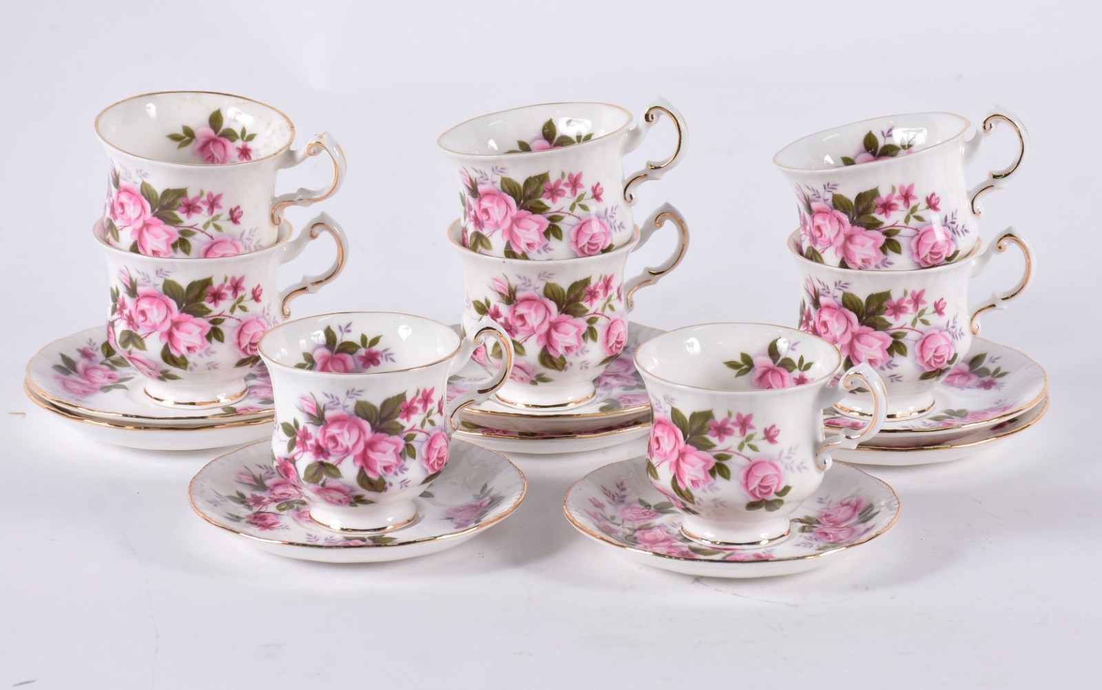 Oito xícaras de café de porcelana inglesa "Royal Standard" decoradas... - foto 1 de 5