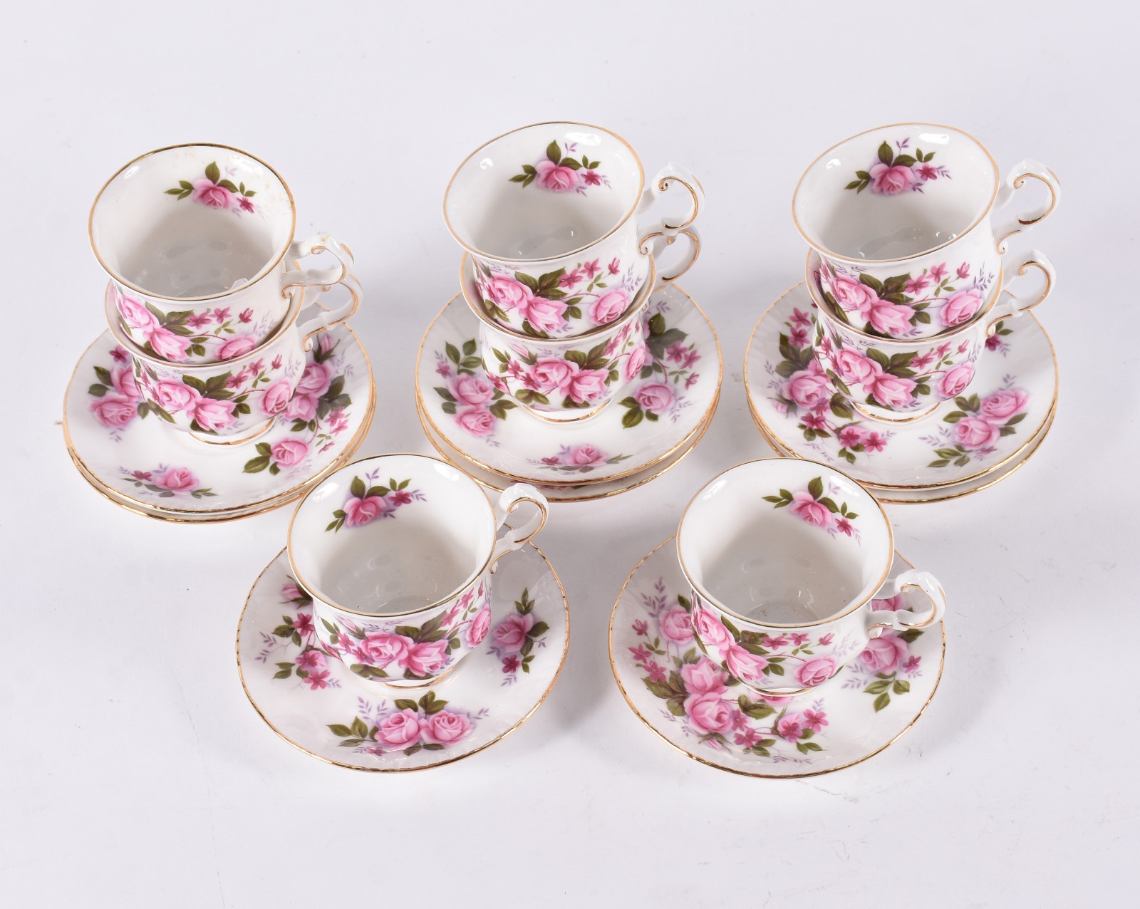 Oito xícaras de café de porcelana inglesa "Royal Standard" decoradas... - foto 2 de 5