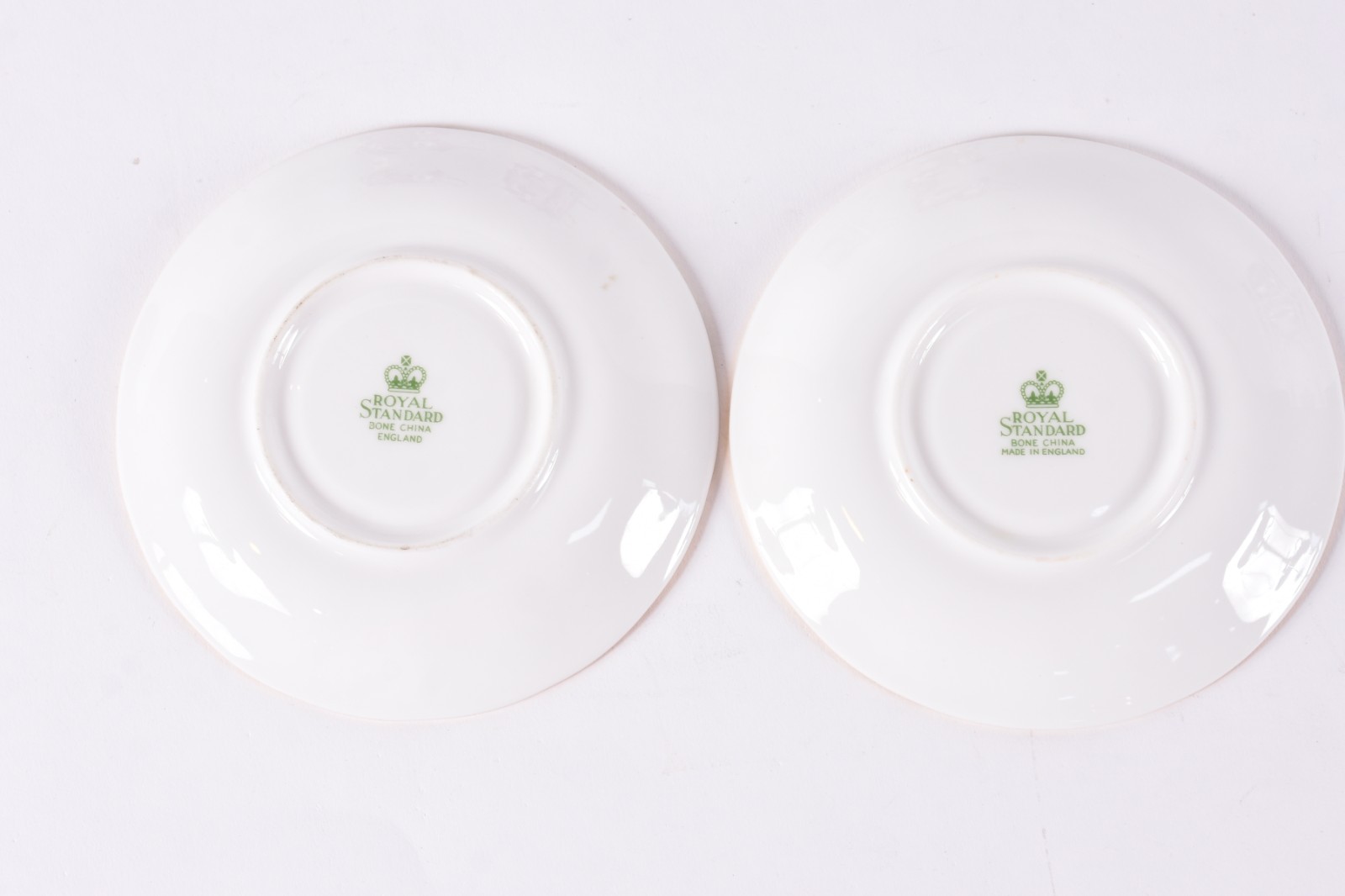 Oito xícaras de café de porcelana inglesa "Royal Standard" decoradas... - foto 4 de 5