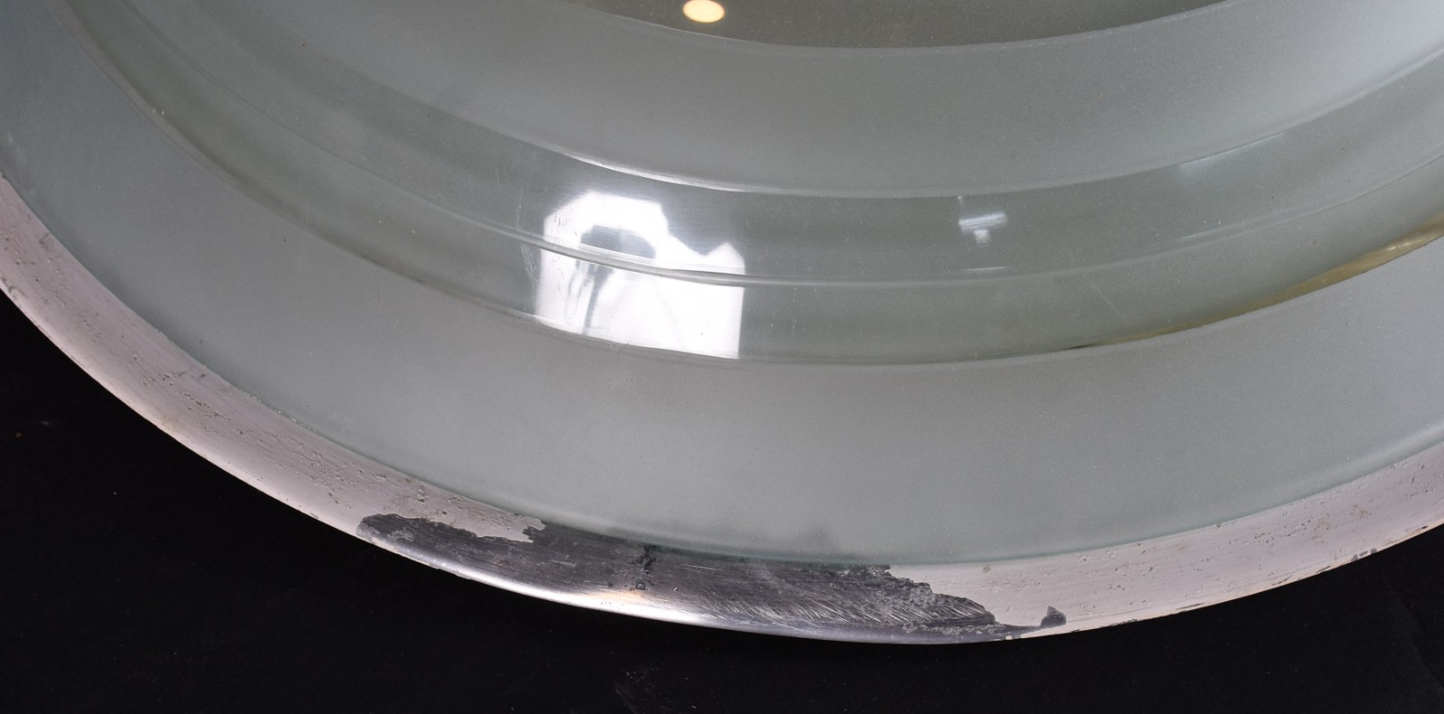 Plafond de metal, vidro moldado e acidado. Fontana Arte, década de... - foto 3 de 3