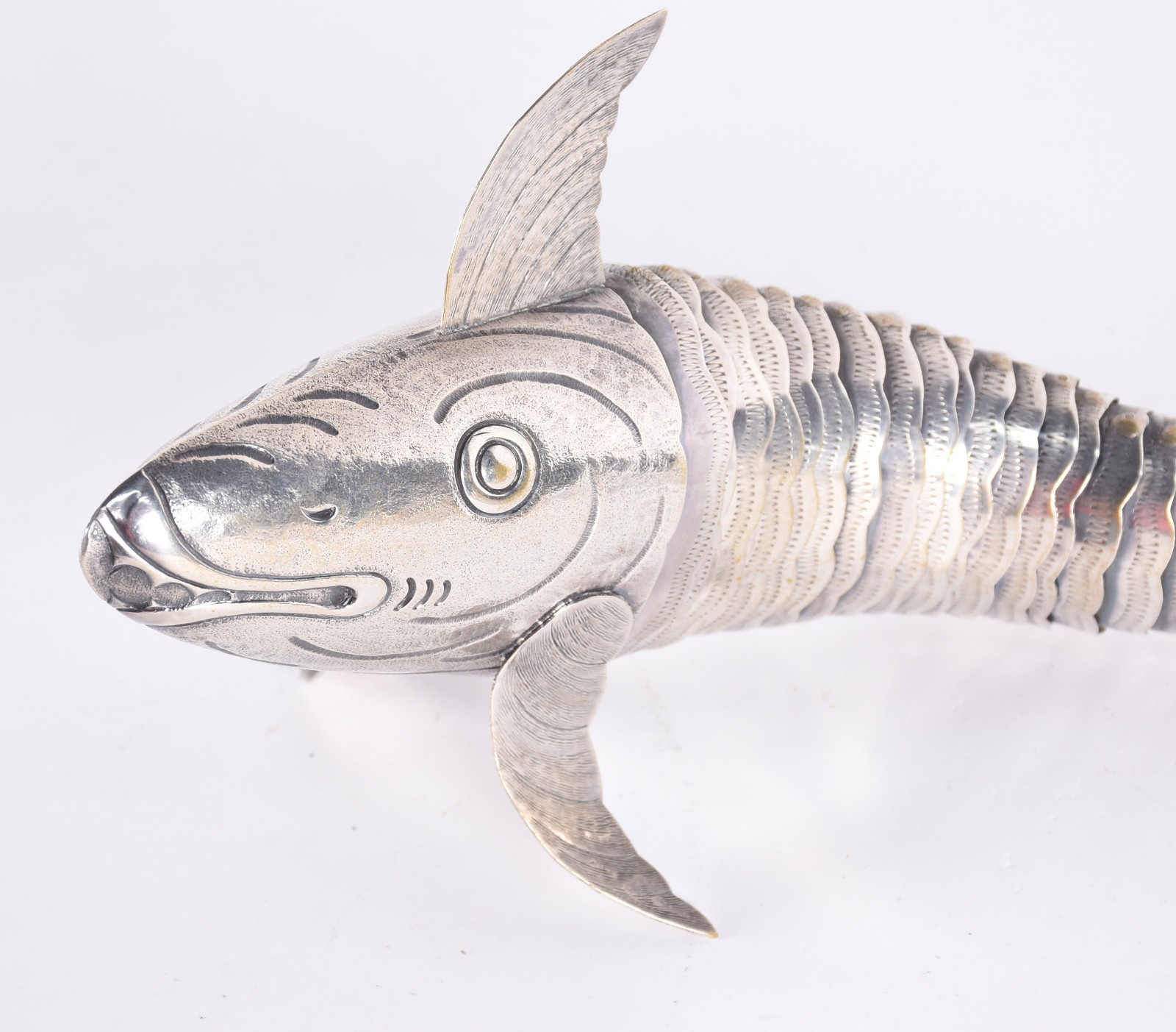 Peixe de prata contrastada 833 mls, maleável. Peso: 420 g (Por... - foto 2 de 5