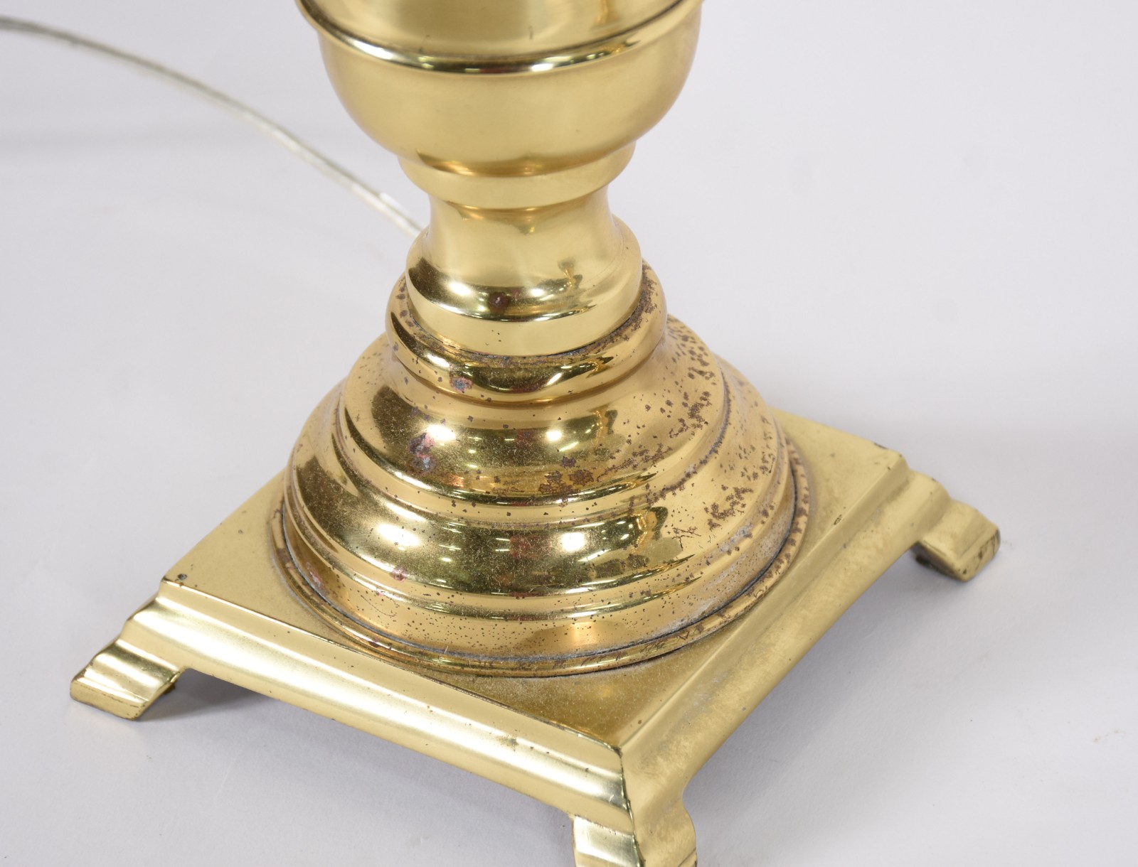 Par de abatjoures de metal dourado (pequenas partes oxidadas)... - foto 3 de 3