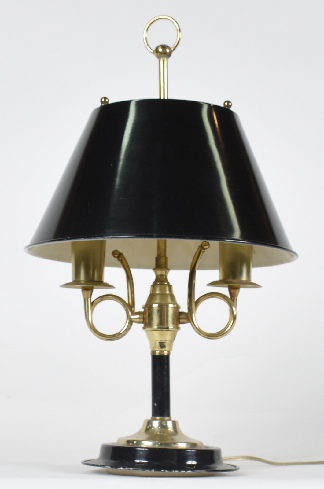 Abatjour em metal dourado estilo inglês, cúpula na cor preta... - foto 2 de 2