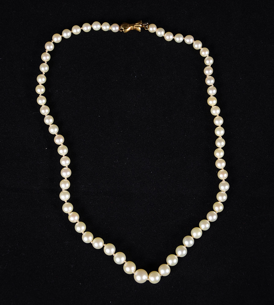 Colar de pérolas com fecho em ouro 18 k/750