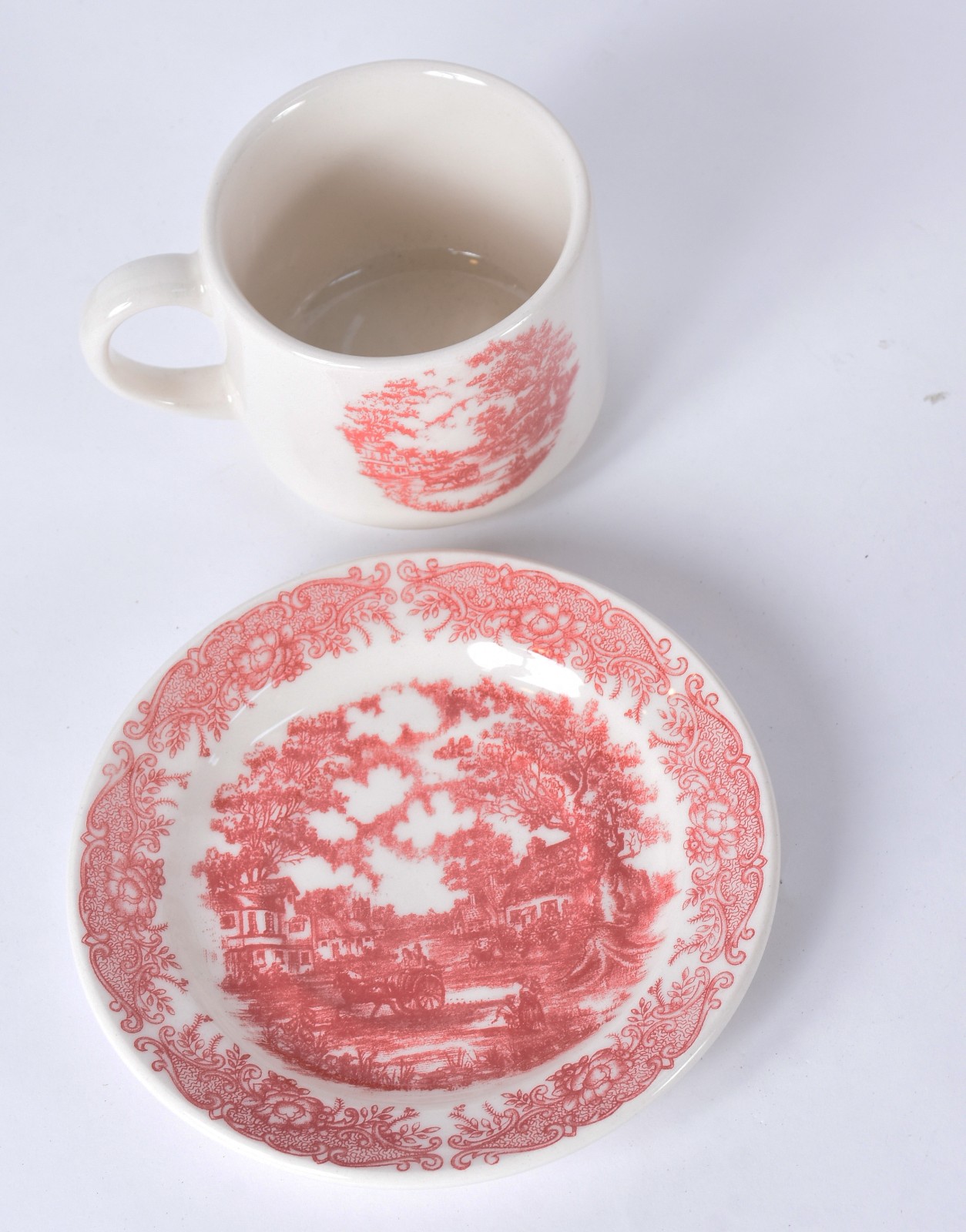 Pequeno serviço de porcelana nacional Biona decorado ao gosto ingles... - foto 4 de 6