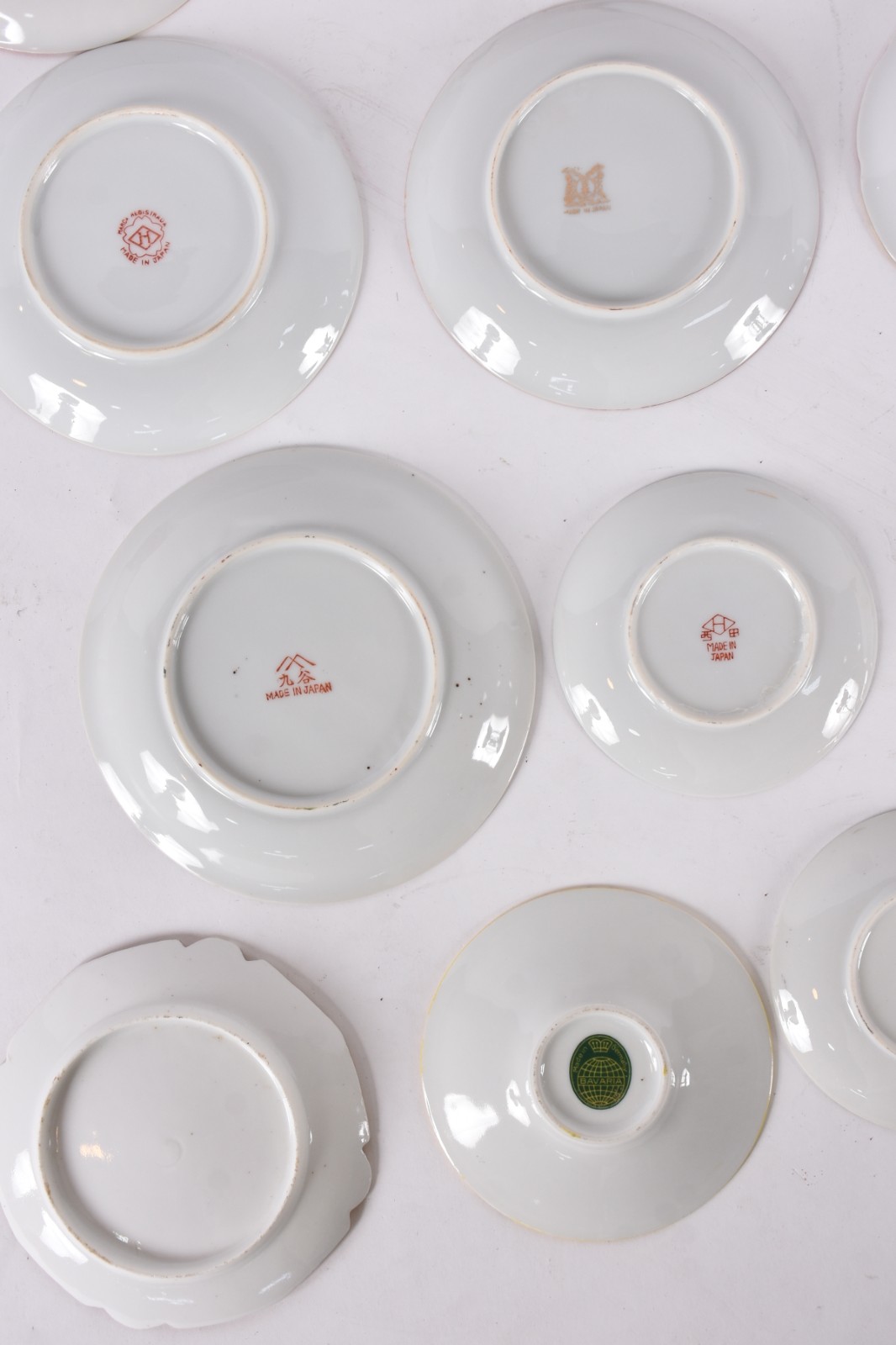 Coleção com vinte e uma xícaras para chá e café de porcelana de... - foto 5 de 7