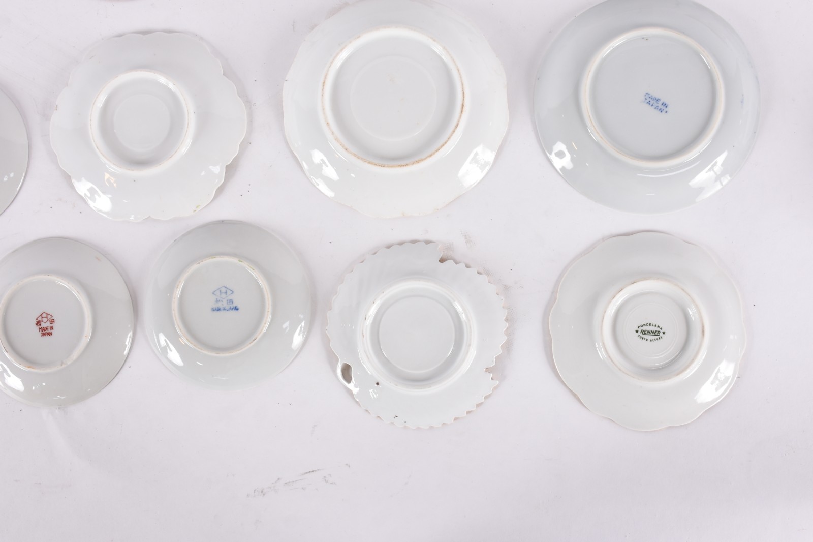 Coleção com vinte e uma xícaras para chá e café de porcelana de... - foto 6 de 7