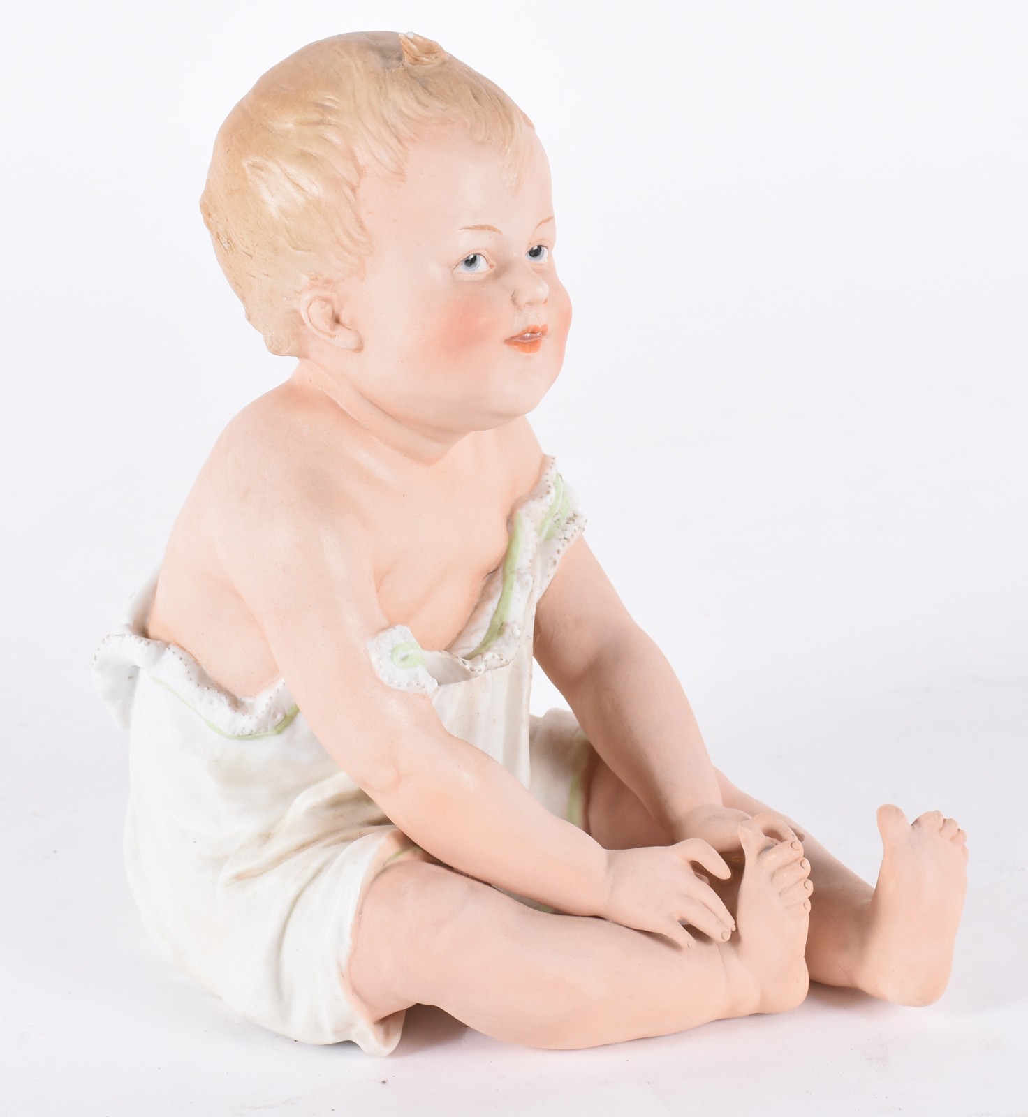 Grande figura de "Bebê" de biscuit policromado. - foto 2 de 5