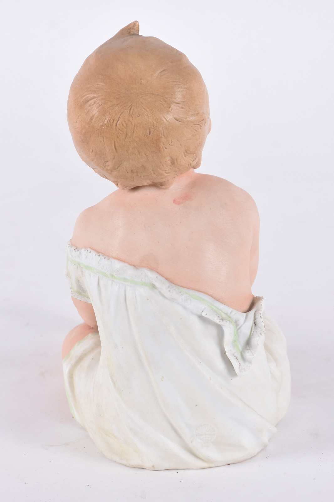 Grande figura de "Bebê" de biscuit policromado. - foto 3 de 5