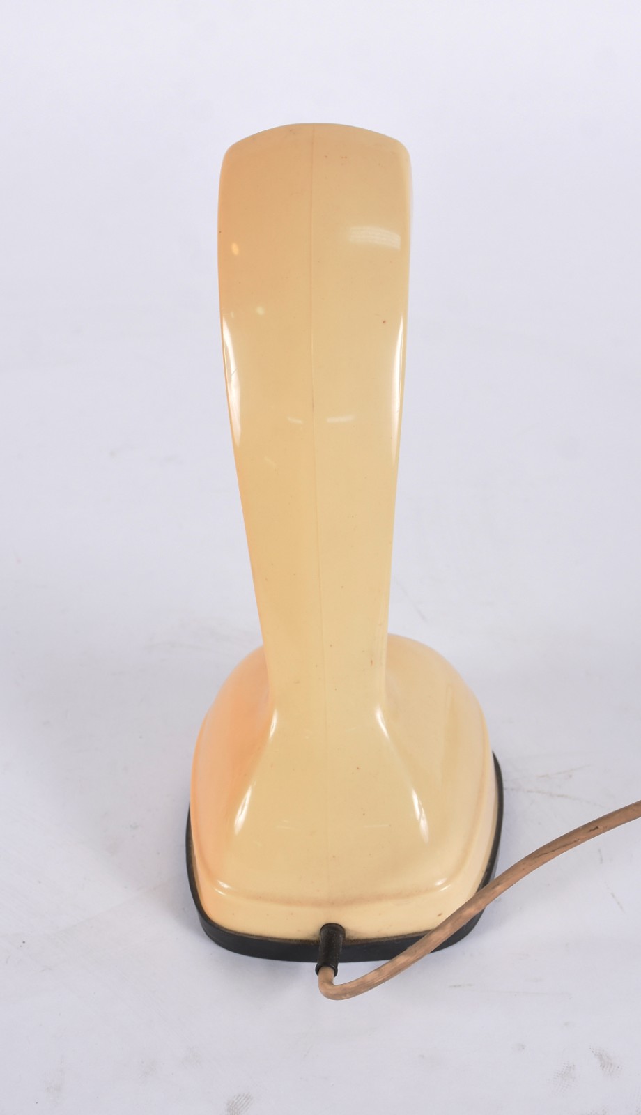 Telefone modelo "JK" na cor bege, fabricante sueco Ericsson. Anos 60... - foto 2 de 4