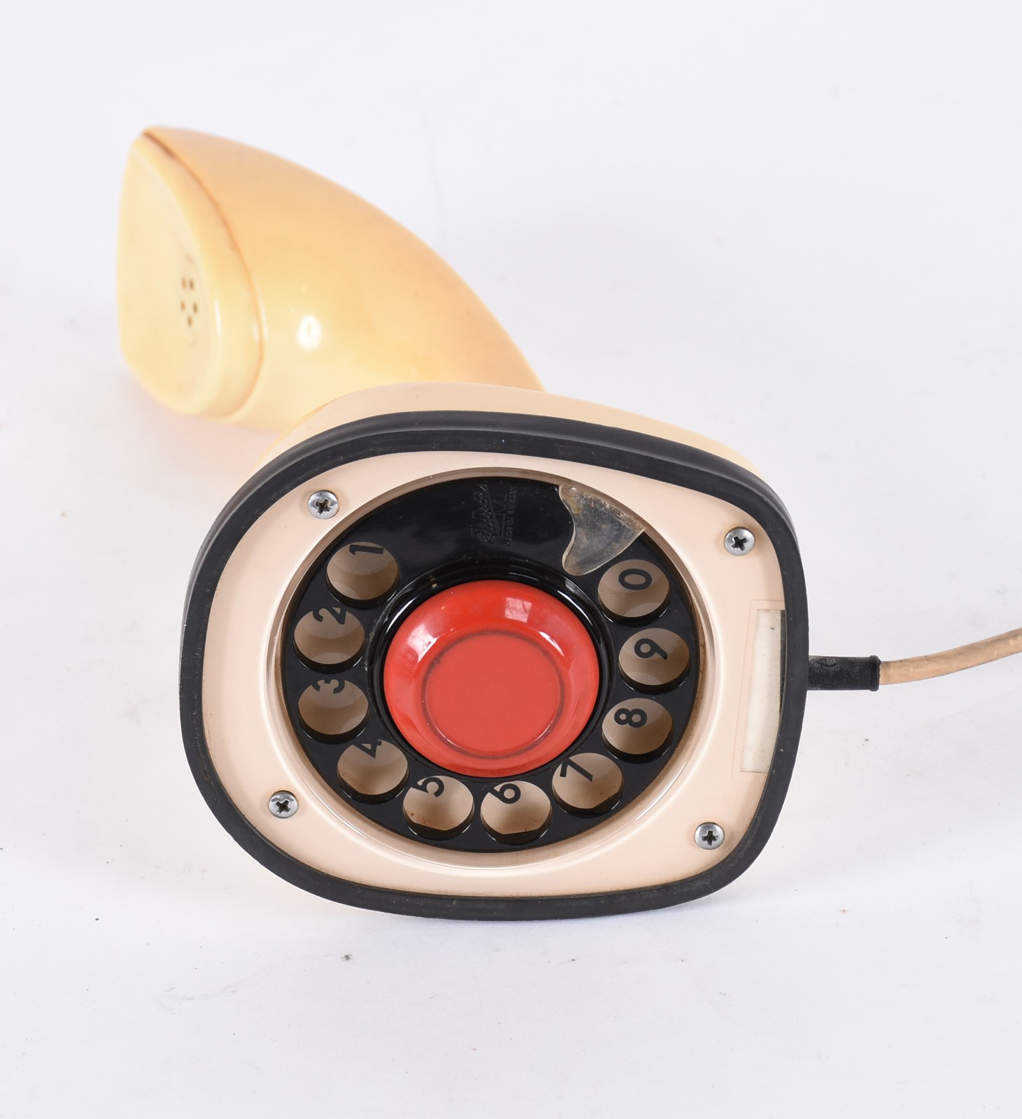 Telefone modelo "JK" na cor bege, fabricante sueco Ericsson. Anos 60... - foto 3 de 4