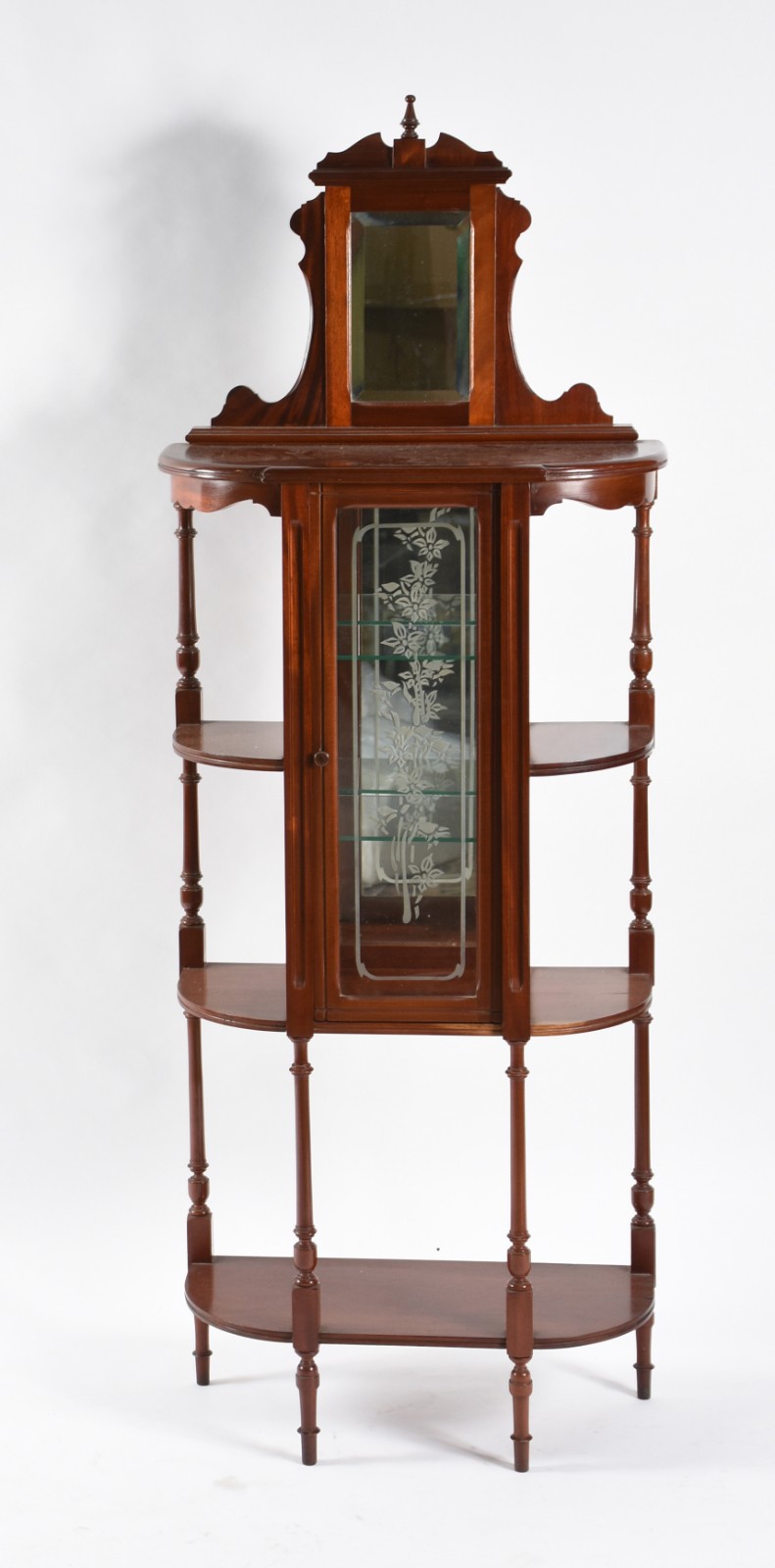 Porta bibelot de madeira nobre, nicho central com pequena vitrine com... - foto 1 de 4