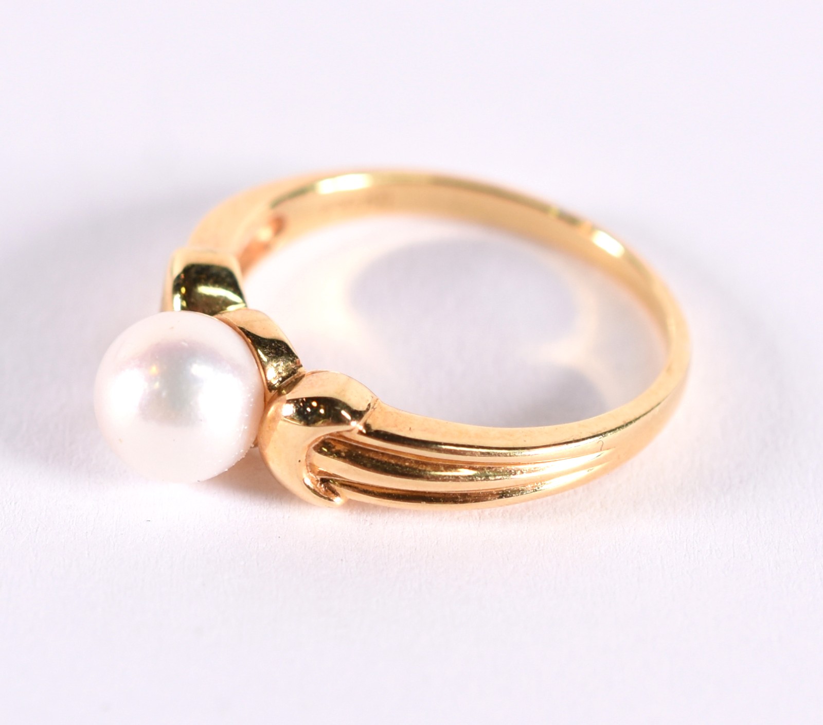 Anel de ouro 18 k, contraste 750 com perola cultivada, aro 14 (Por... - foto 2 de 5