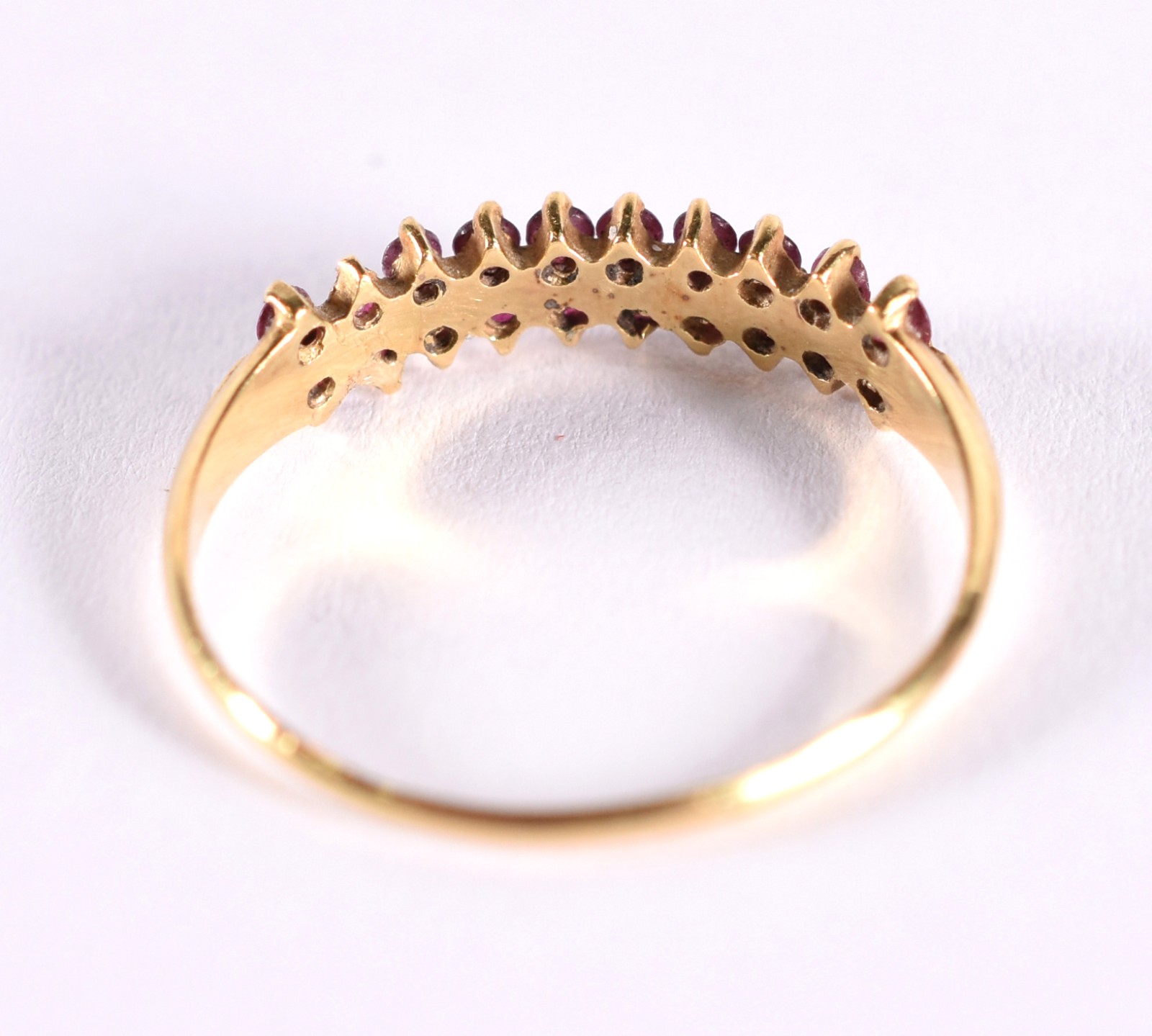 Anel de ouro 18 k, contraste 750 com rubilitas, aro 22 (Por motivos... - foto 3 de 3