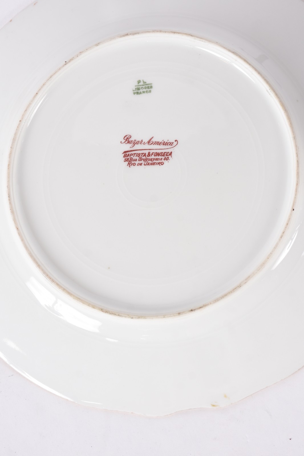 Duas peças de porcelana francesa, sendo elegante molheira com frisos... - foto 5 de 5