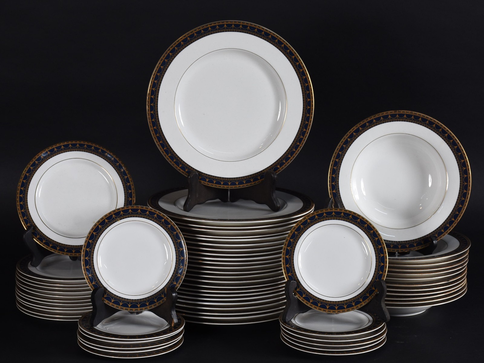 Serviço de jantar de porcelana Royal Bone Chine, Thailand, na cor... - foto 3 de 4