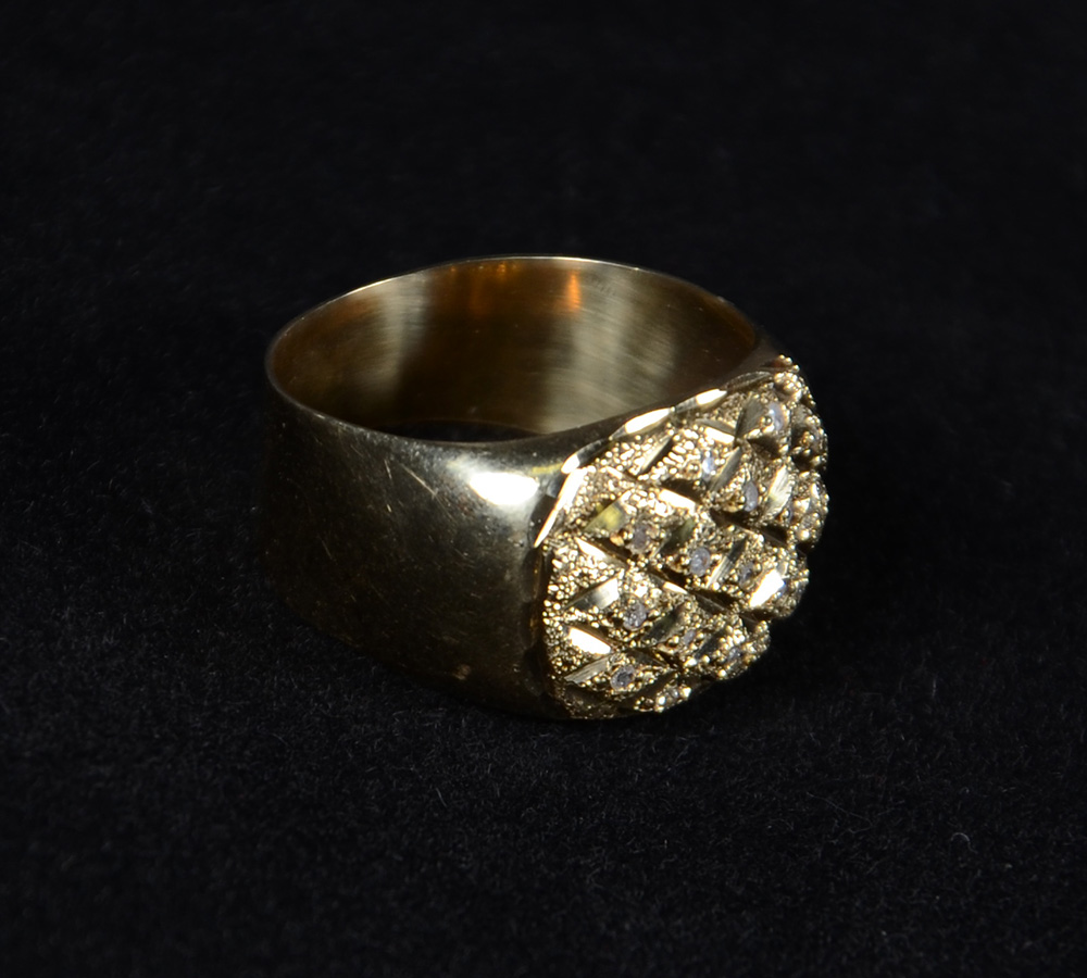 Anel em ouro 18 k e 17 brilhantes. Peso Total: 4,2 g - aro 19 - foto 1 de 2