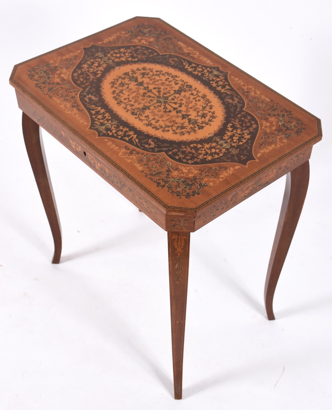 Mesa costureira Italiana de madeira trabalhada em marqueterie. - foto 1 de 8