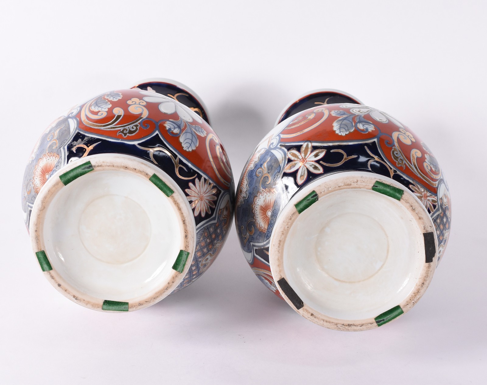 Par de vasos de porcelana oriental ao gosto Imari, decorados em tons... - foto 4 de 4