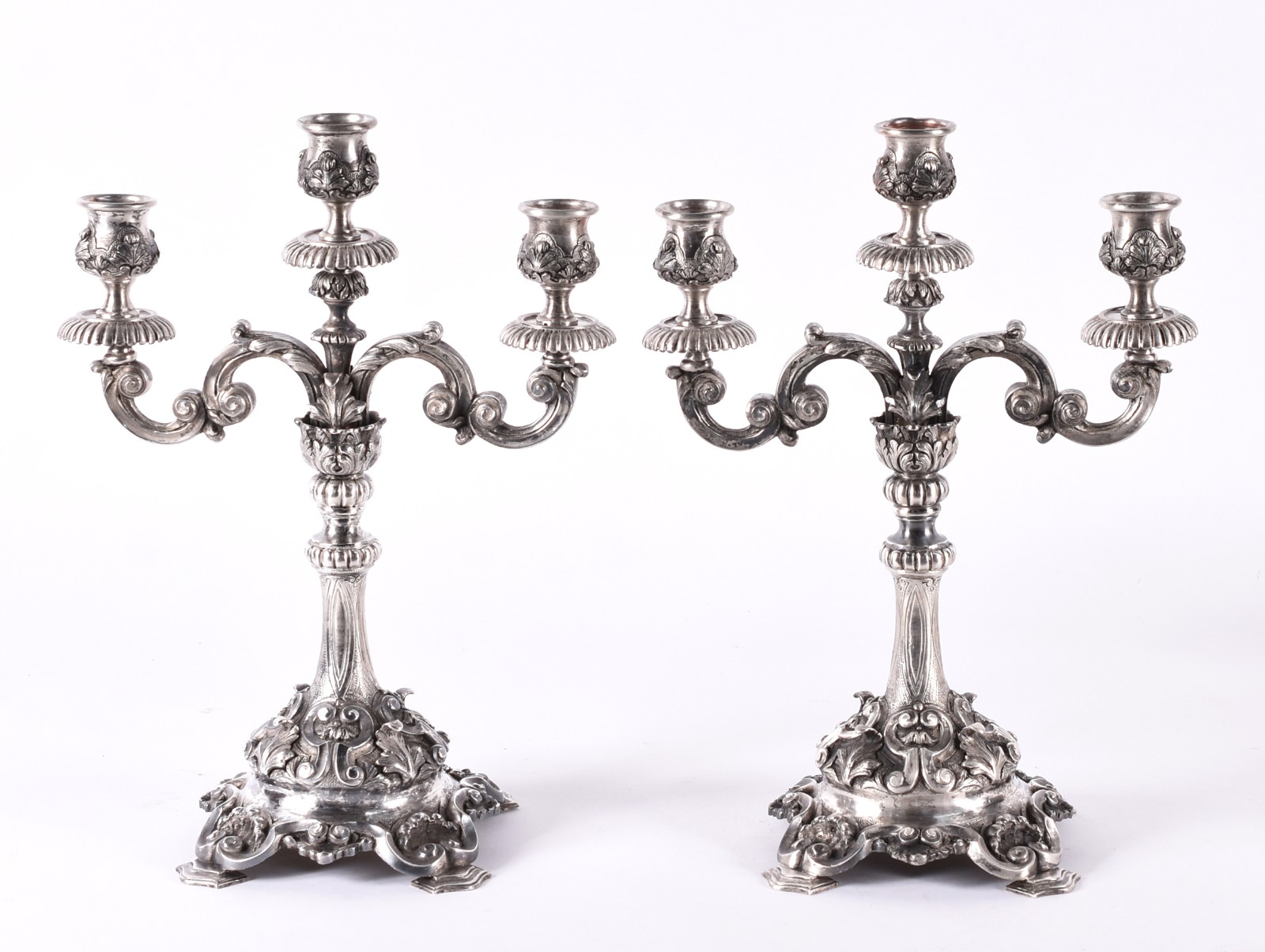 Par de candelabros de prata contraste 800 mls. para 3 velas cada... - foto 1 de 5