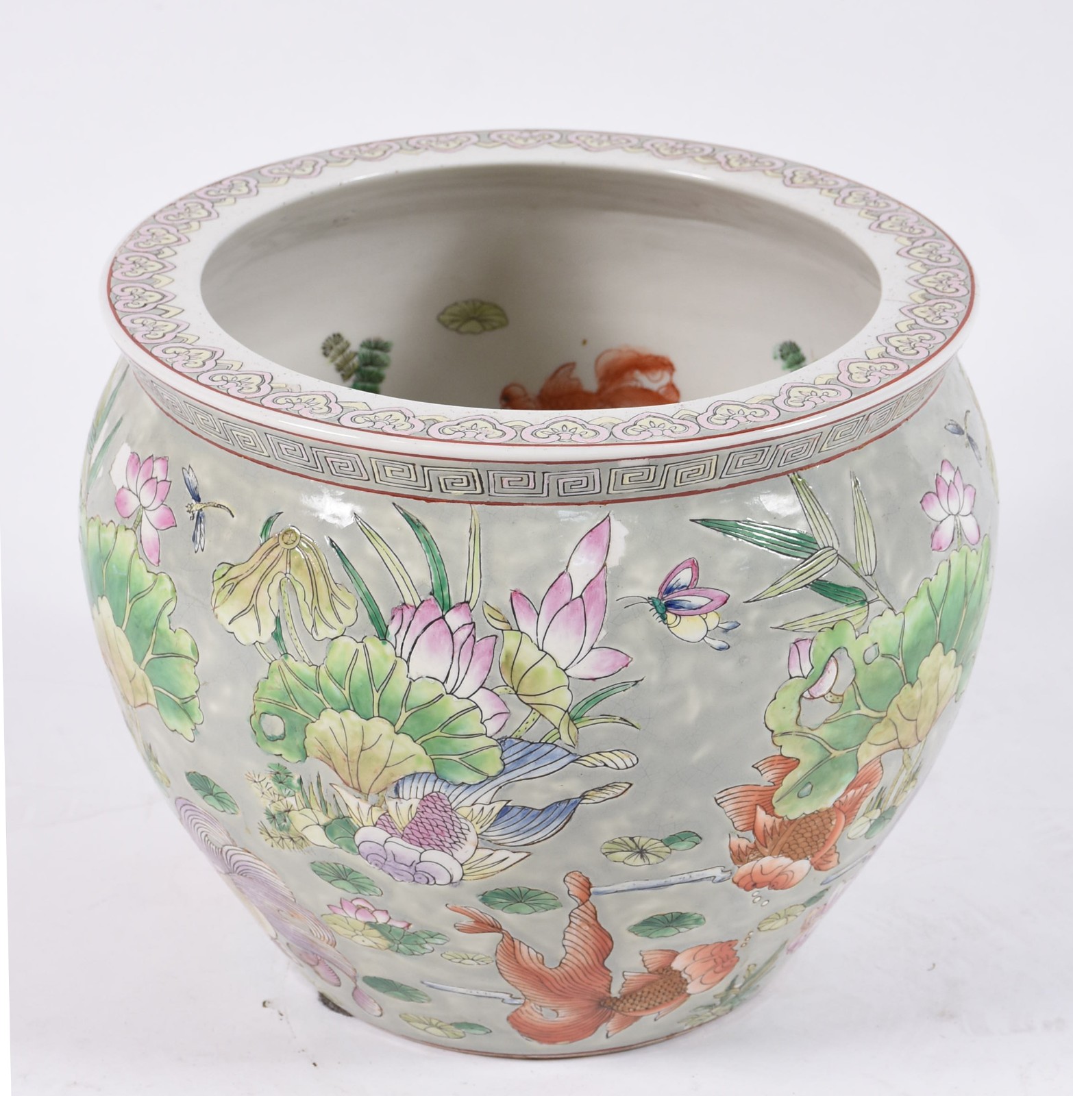 Aquário de porcelana oriental policromada, parte interna com figuras... - foto 1 de 7