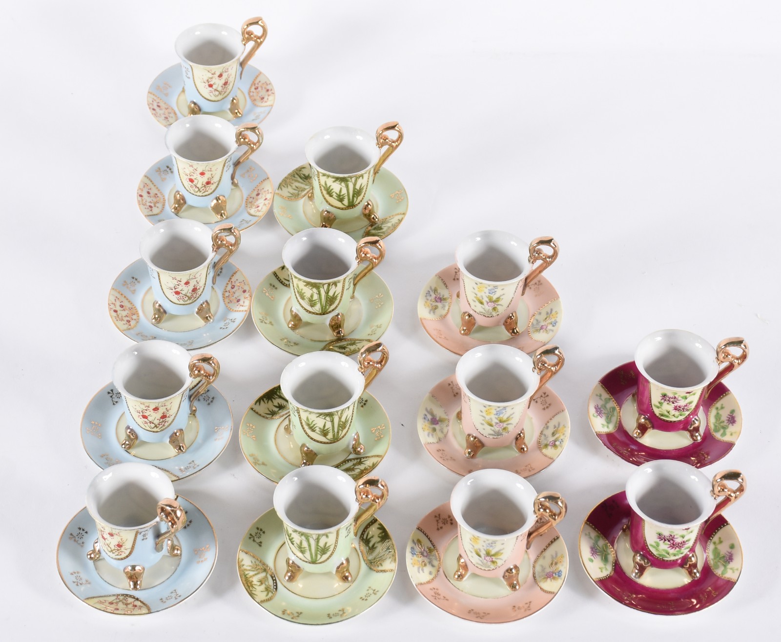 Conjunto com 14 xícaras para café de porcelana japonesa alças... - foto 1 de 6