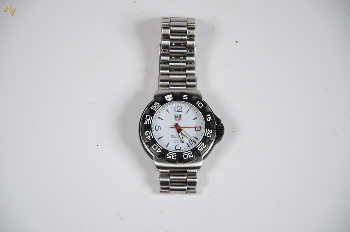 TAG HEUER - Relógio de pulso em aço modelo Fórmula 1 (nº 1111). No... - foto 1 de 4
