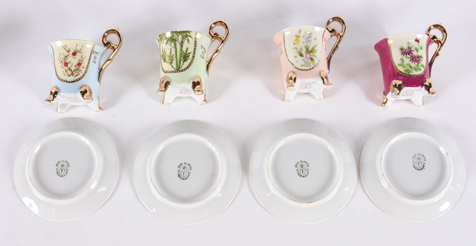 Conjunto com 14 xícaras para café de porcelana japonesa alças... - foto 5 de 6