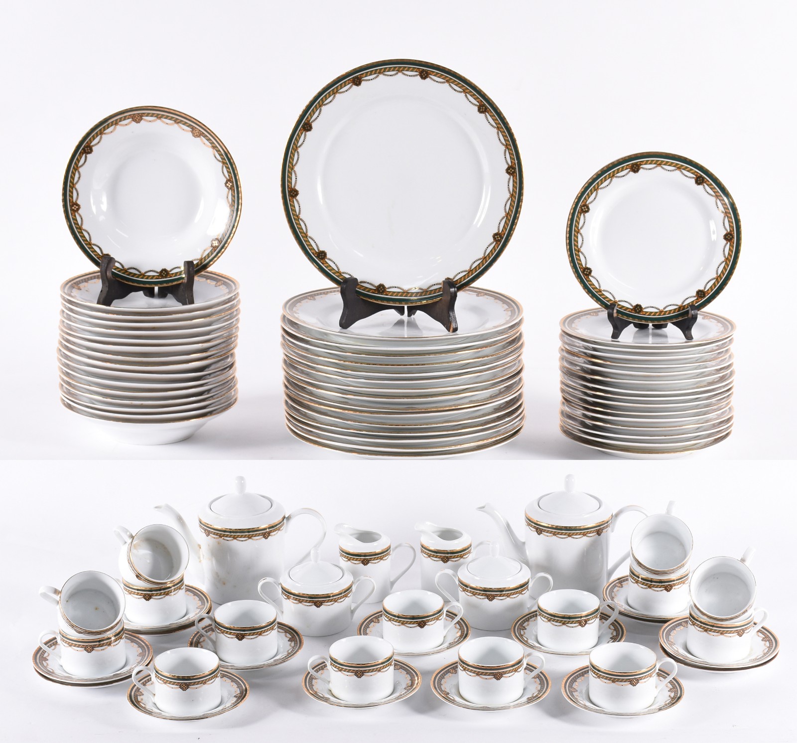 Aparelho de jantar e chá de porcelana Royal Line composto de: 16... - foto 1 de 6