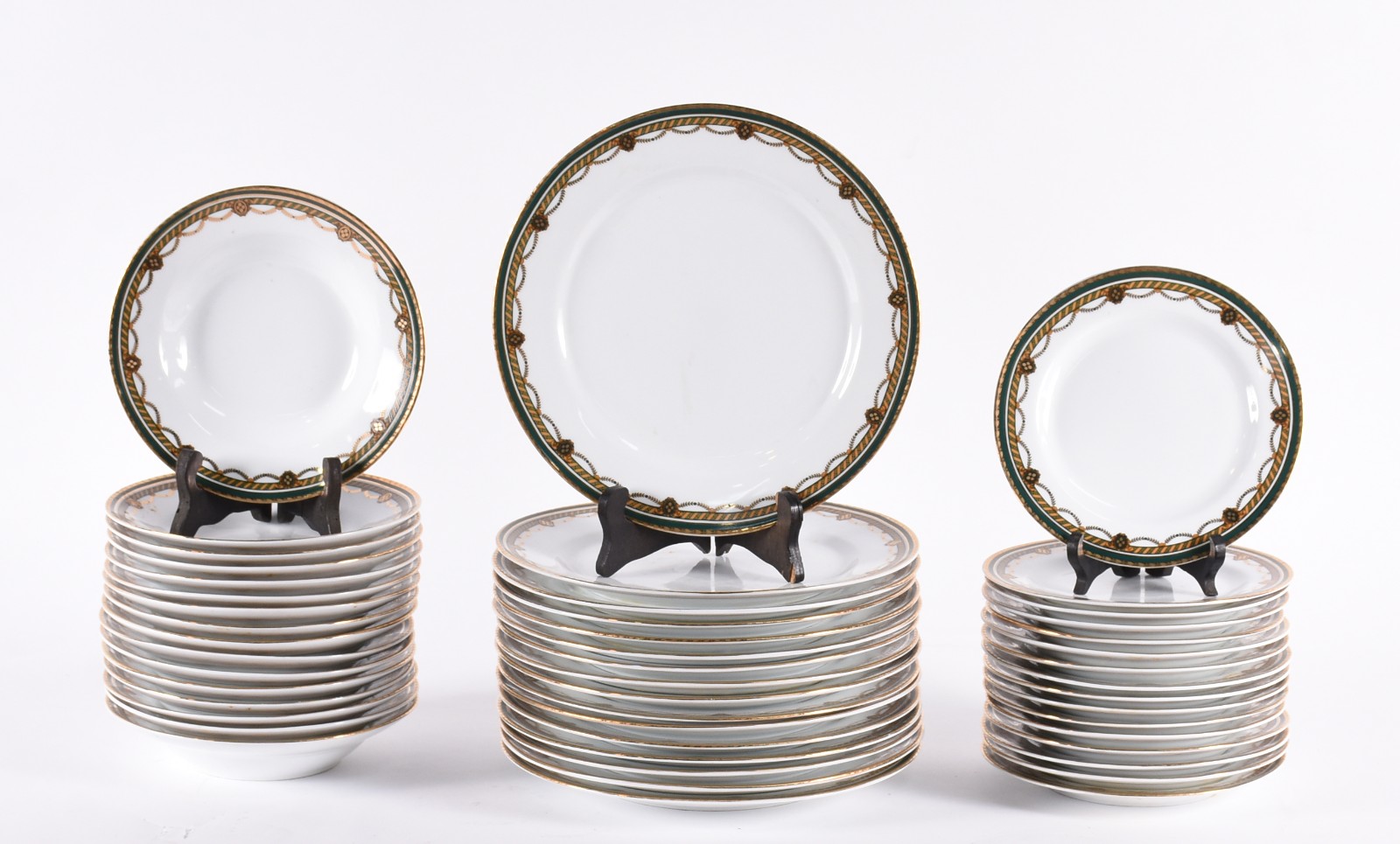 Aparelho de jantar e chá de porcelana Royal Line composto de: 16... - foto 2 de 6