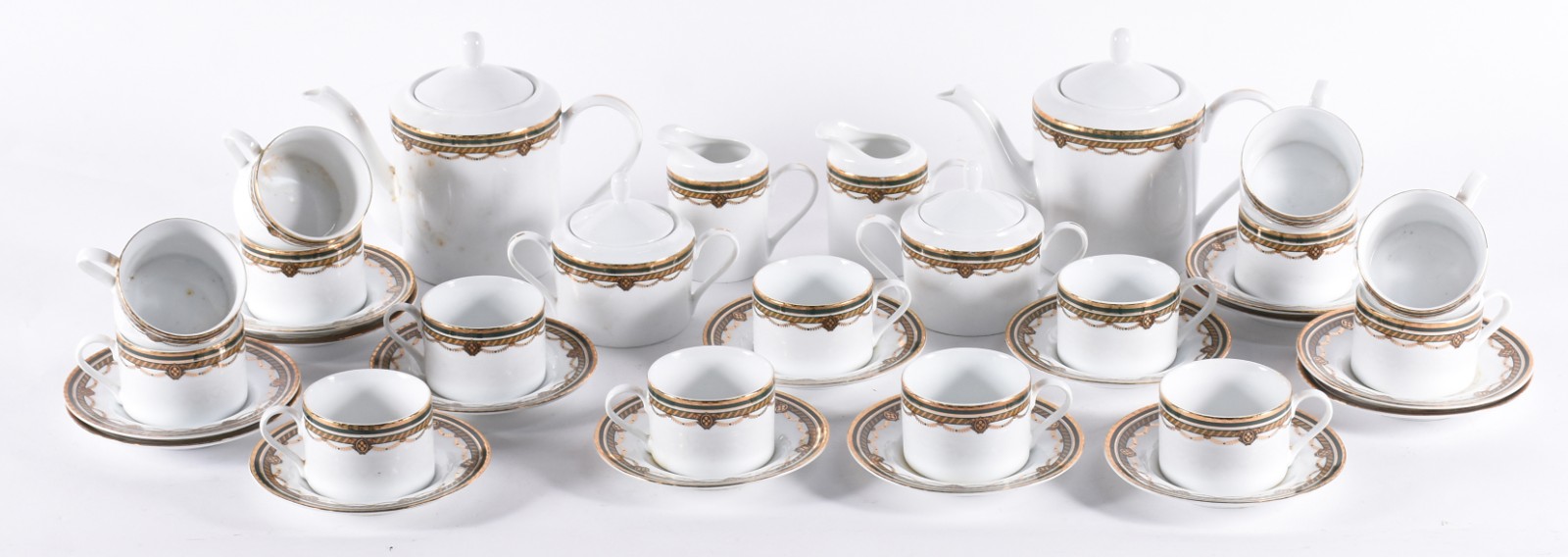 Aparelho de jantar e chá de porcelana Royal Line composto de: 16... - foto 3 de 6