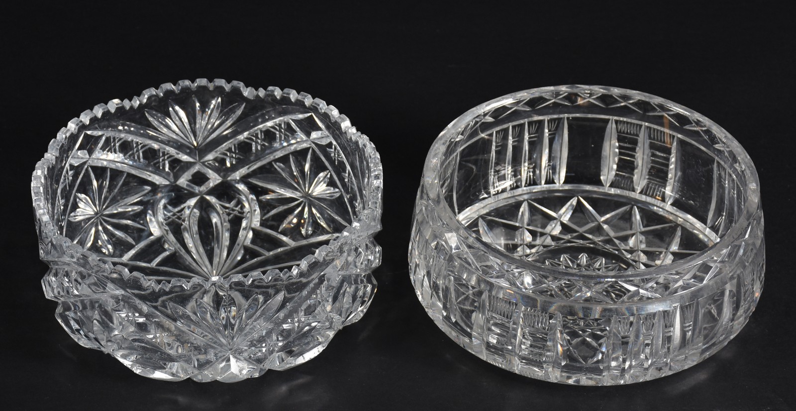 Dois bowls de cristal tcheco lapidado. - foto 1 de 4