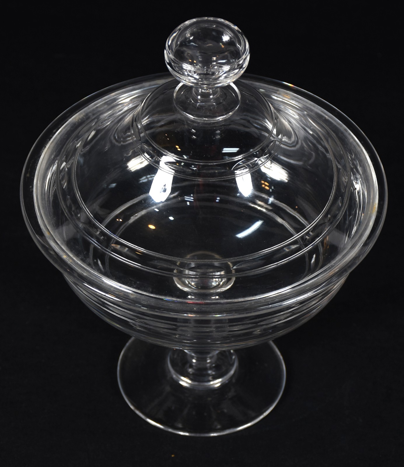 Compoteira de cristal europeu lapidado em frisos. - foto 2 de 3