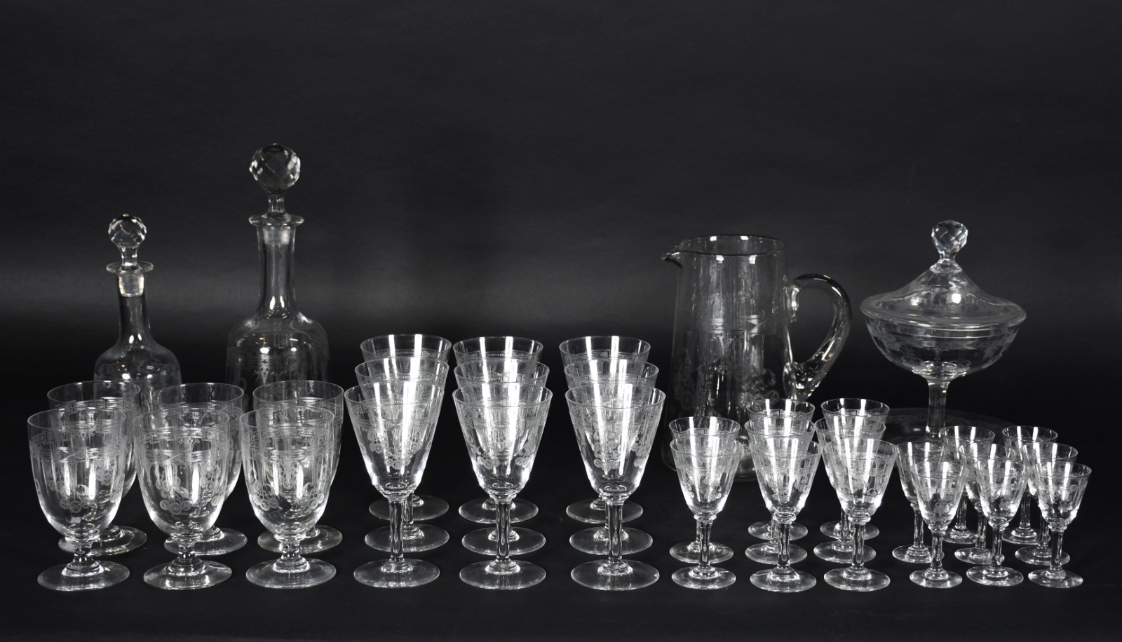 Serviço de cristal frances Saint Louis lavrado com guirlandas... - foto 2 de 5