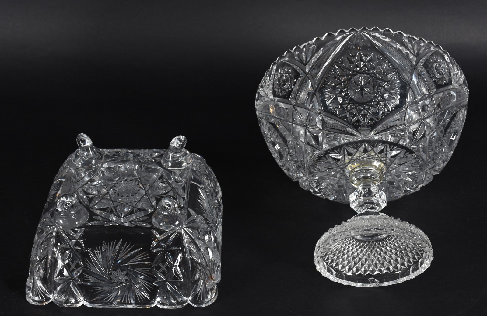 Duas fruteiras de cristal lapidado, uma delas de pé alto redondo e... - foto 4 de 4
