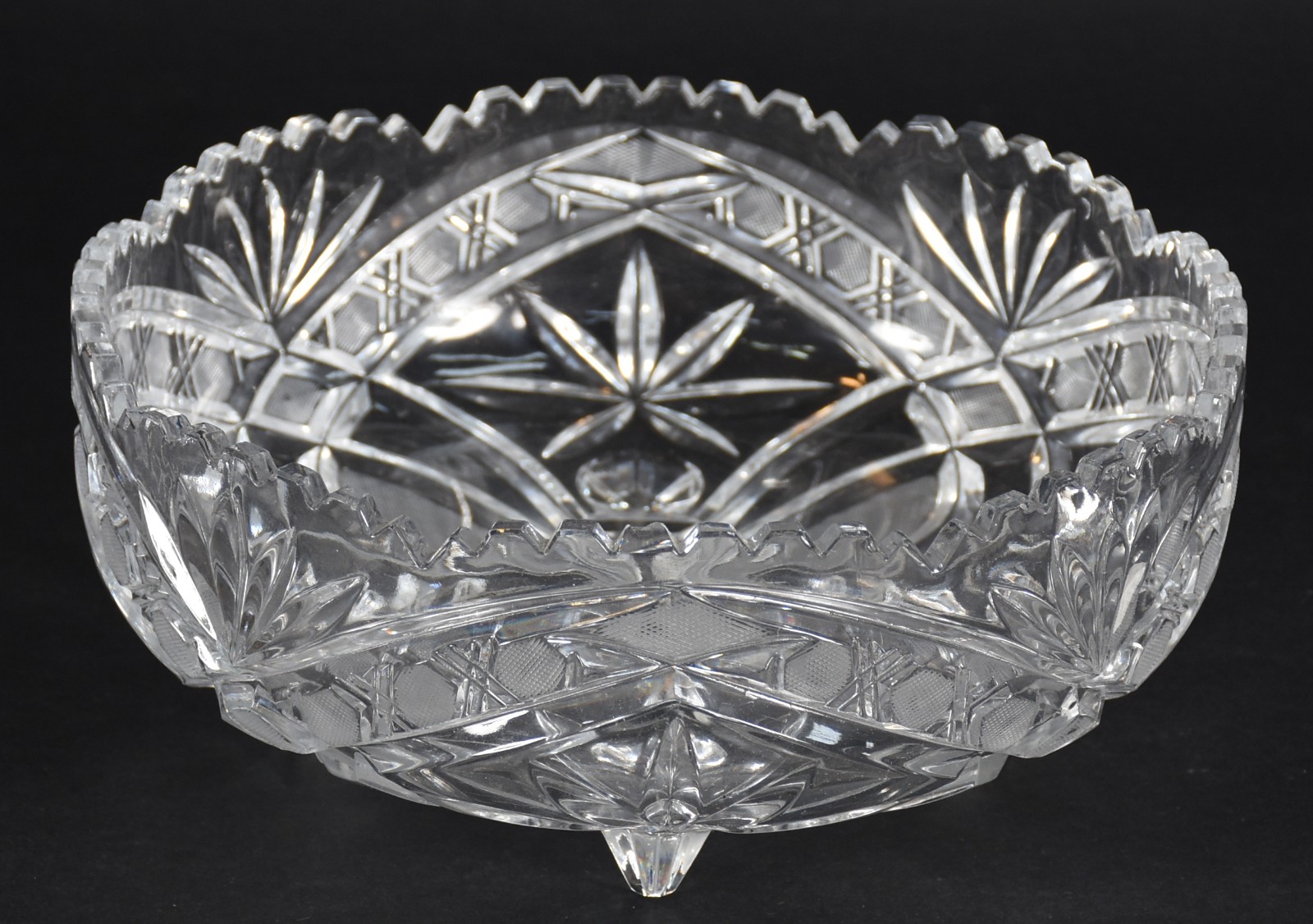 Fruteira de cristal tcheco lapidado. - foto 1 de 3