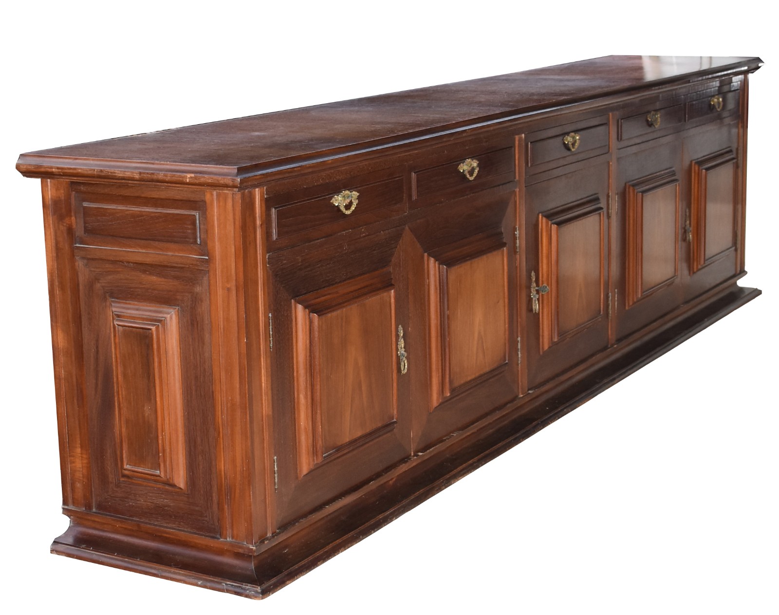 Buffet de madeira nobre com 5 gavetas e 5 portas (uma porta com... - foto 1 de 6