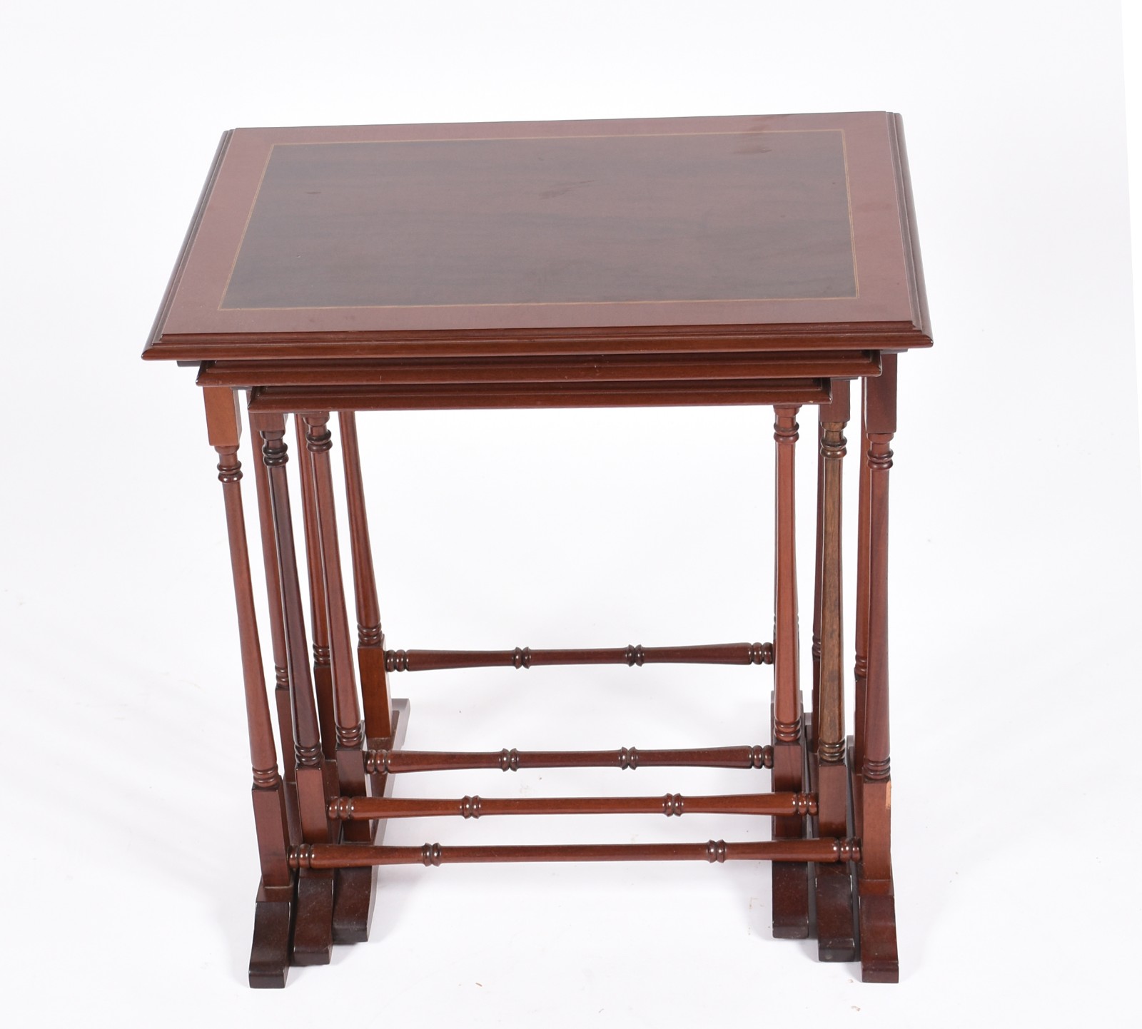 Mesa ninho de madeira nobre com 3 peças, pernas cilíndricas ligadas... - foto 4 de 4