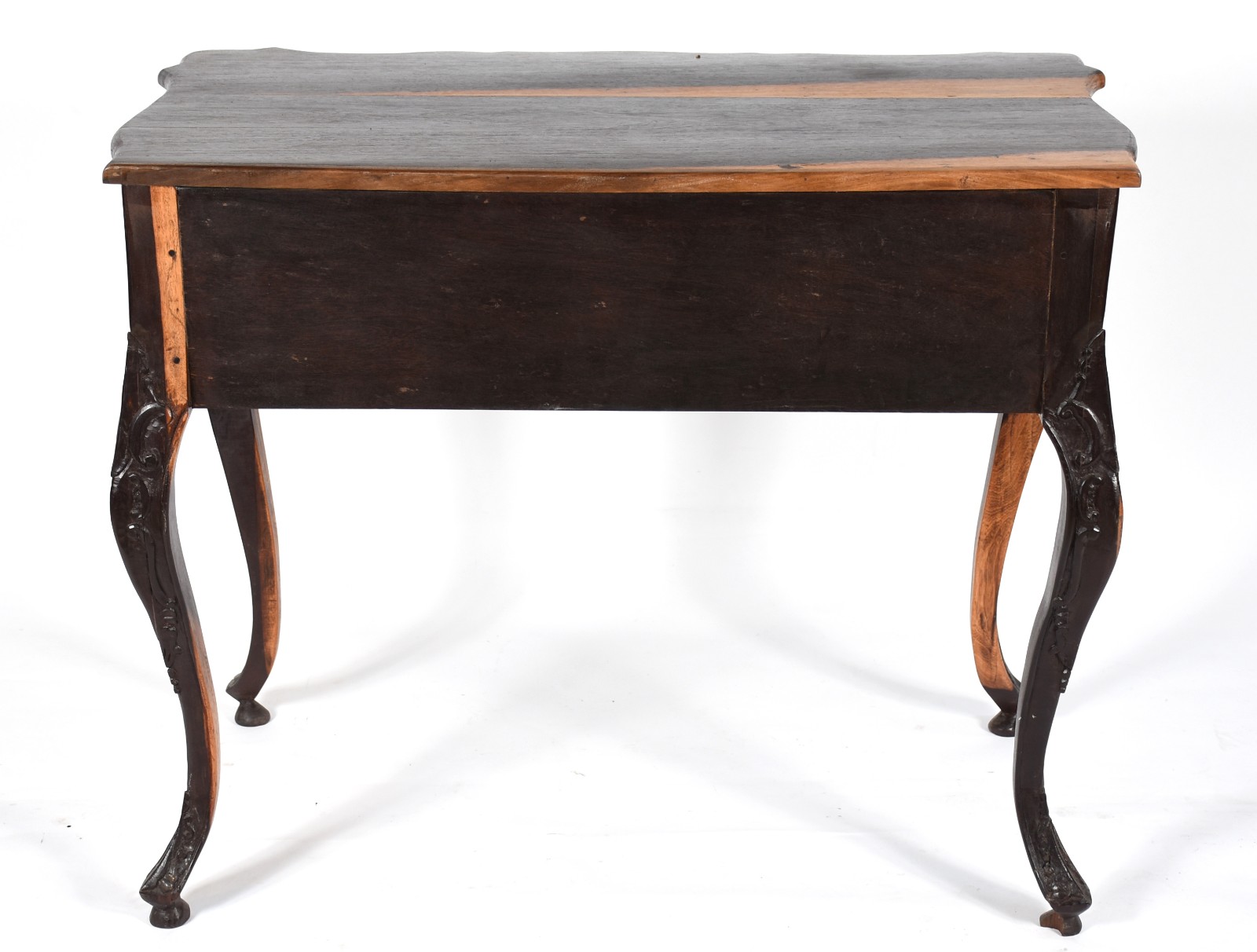 Mesa de encostar de madeira nobre com 2 gavetas, saia recortada... - foto 5 de 6