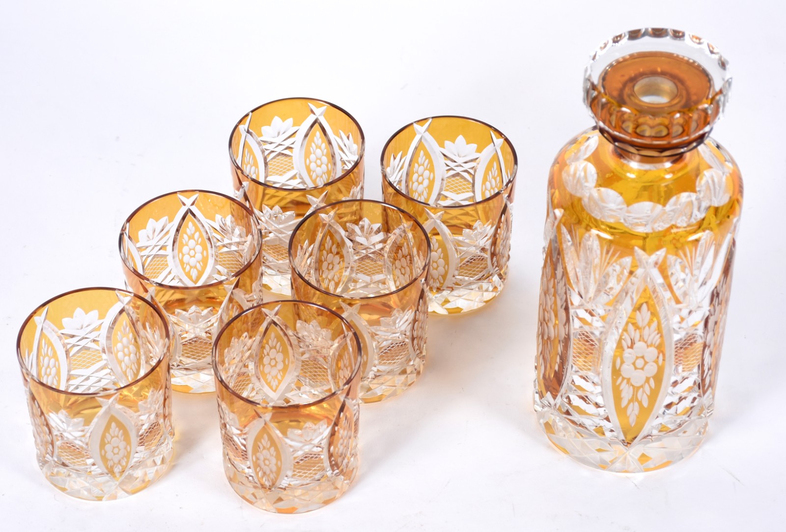 Conjunto de cristal lapidado na cor laranja composto de garrafa e 6... - foto 2 de 4